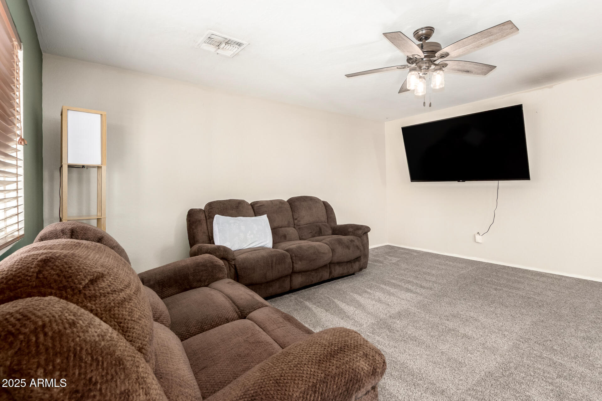 3049 W SANTA CRUZ Avenue