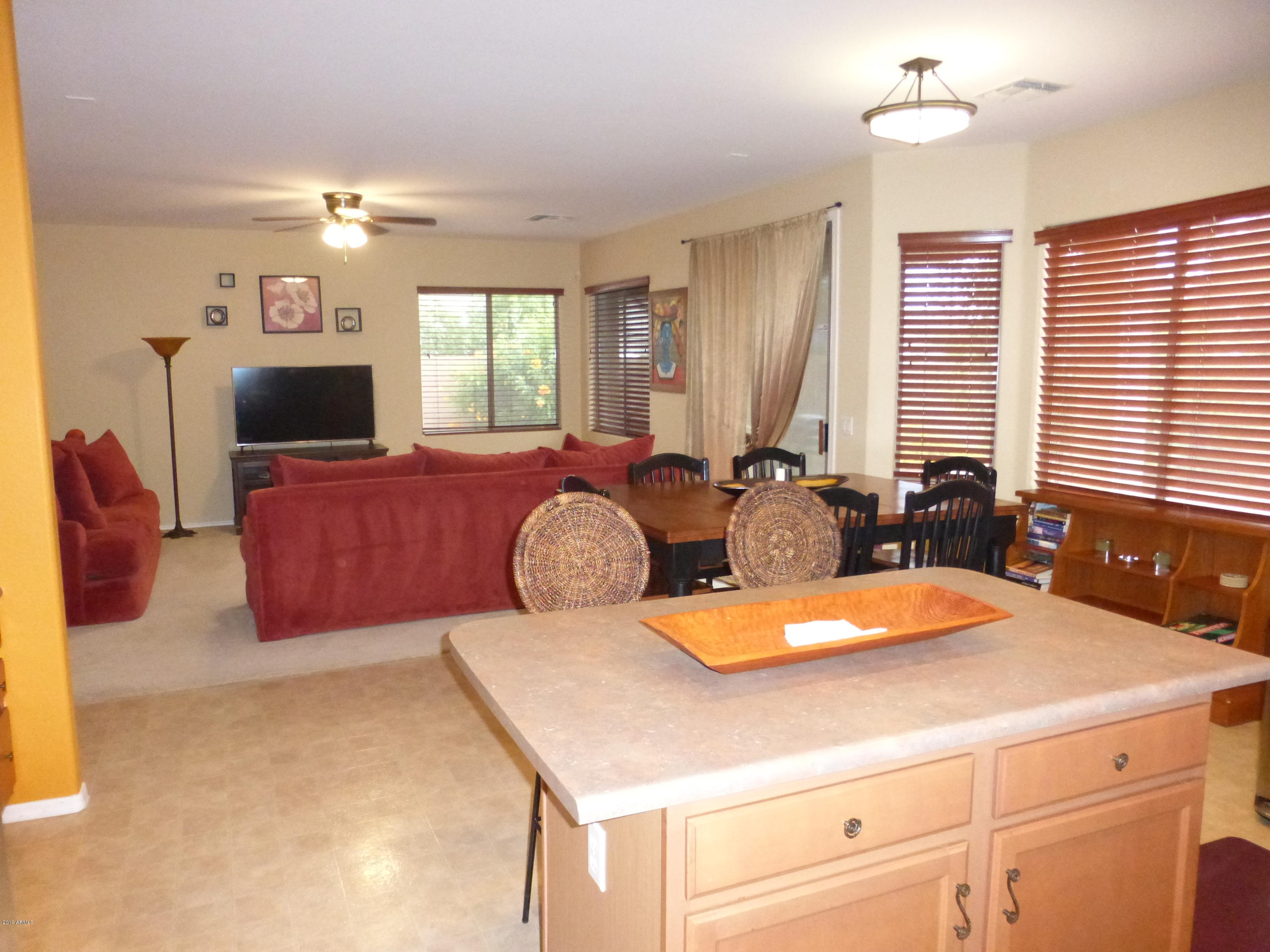 1042 N MOCCASIN Trail