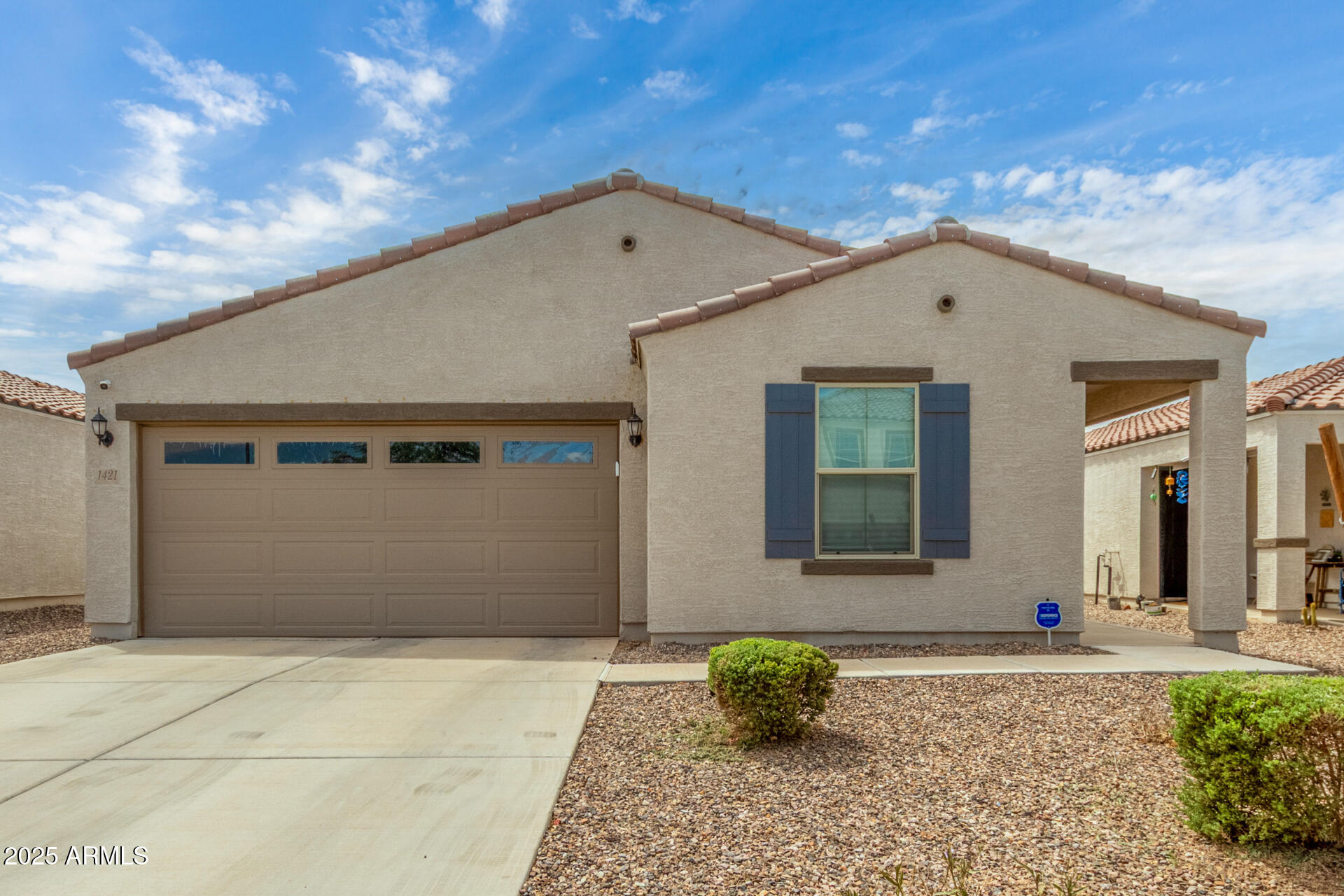 1421 W PINKLEY Way