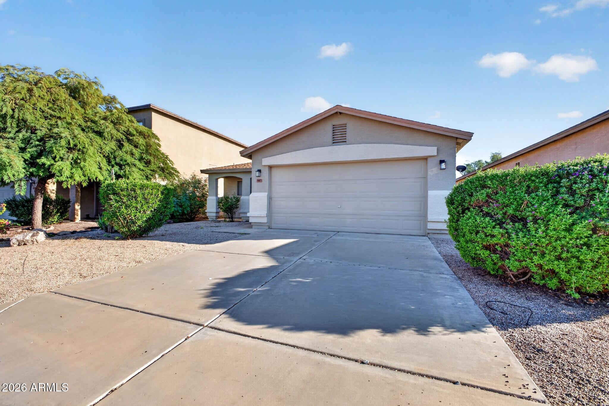 907 E COWBOY COVE Trail