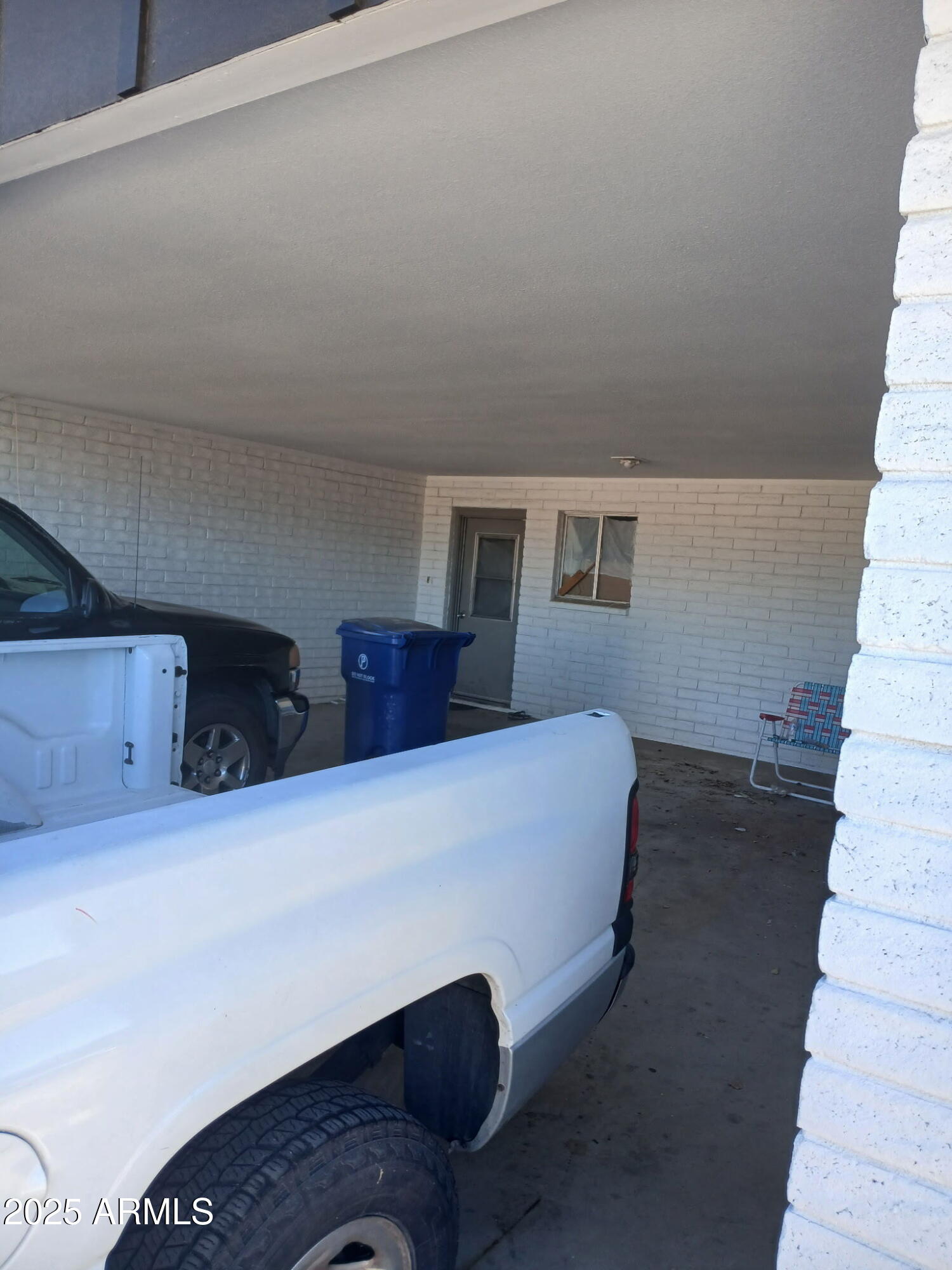 5527 W MORTEN Avenue