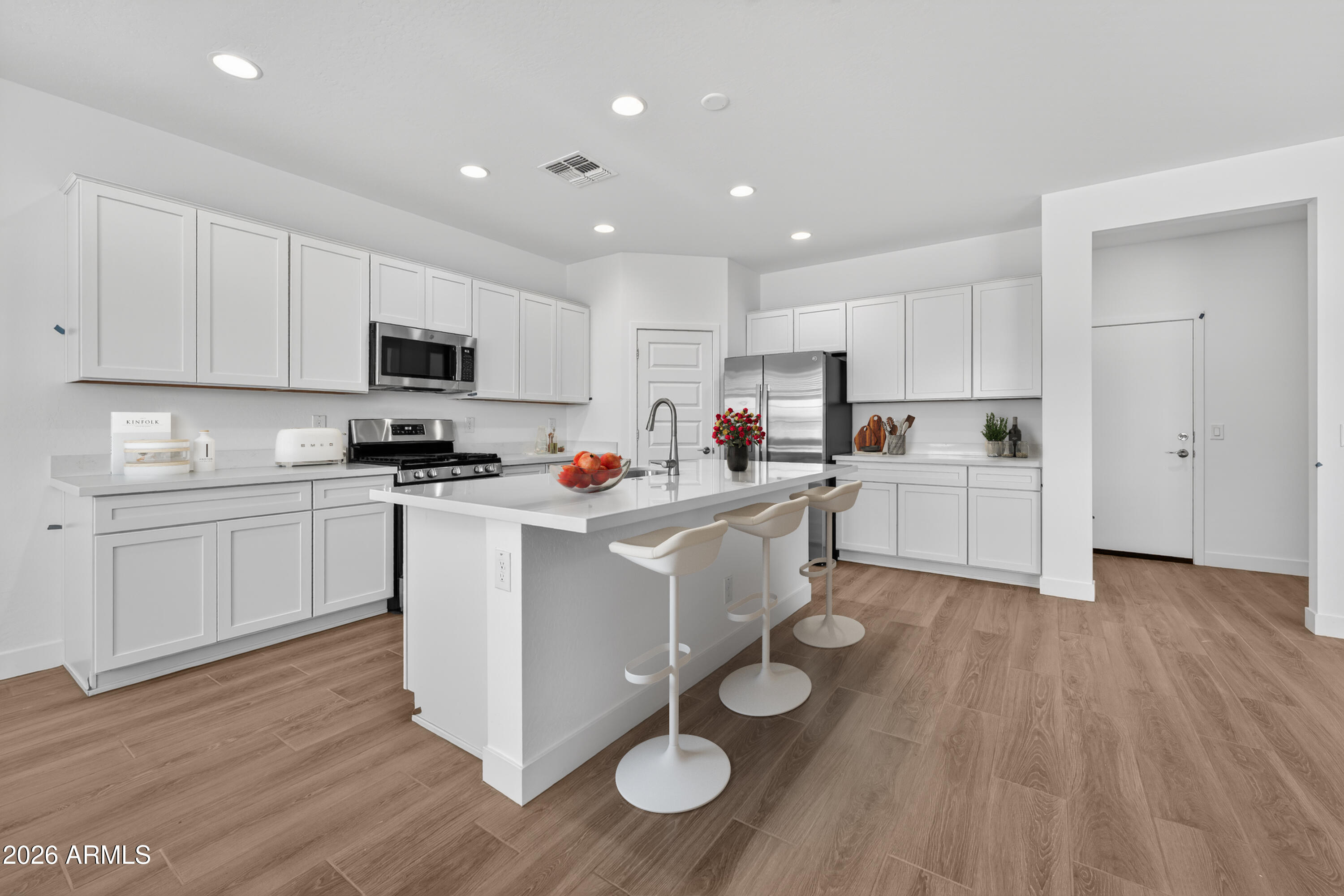 5810 S HASSETT --