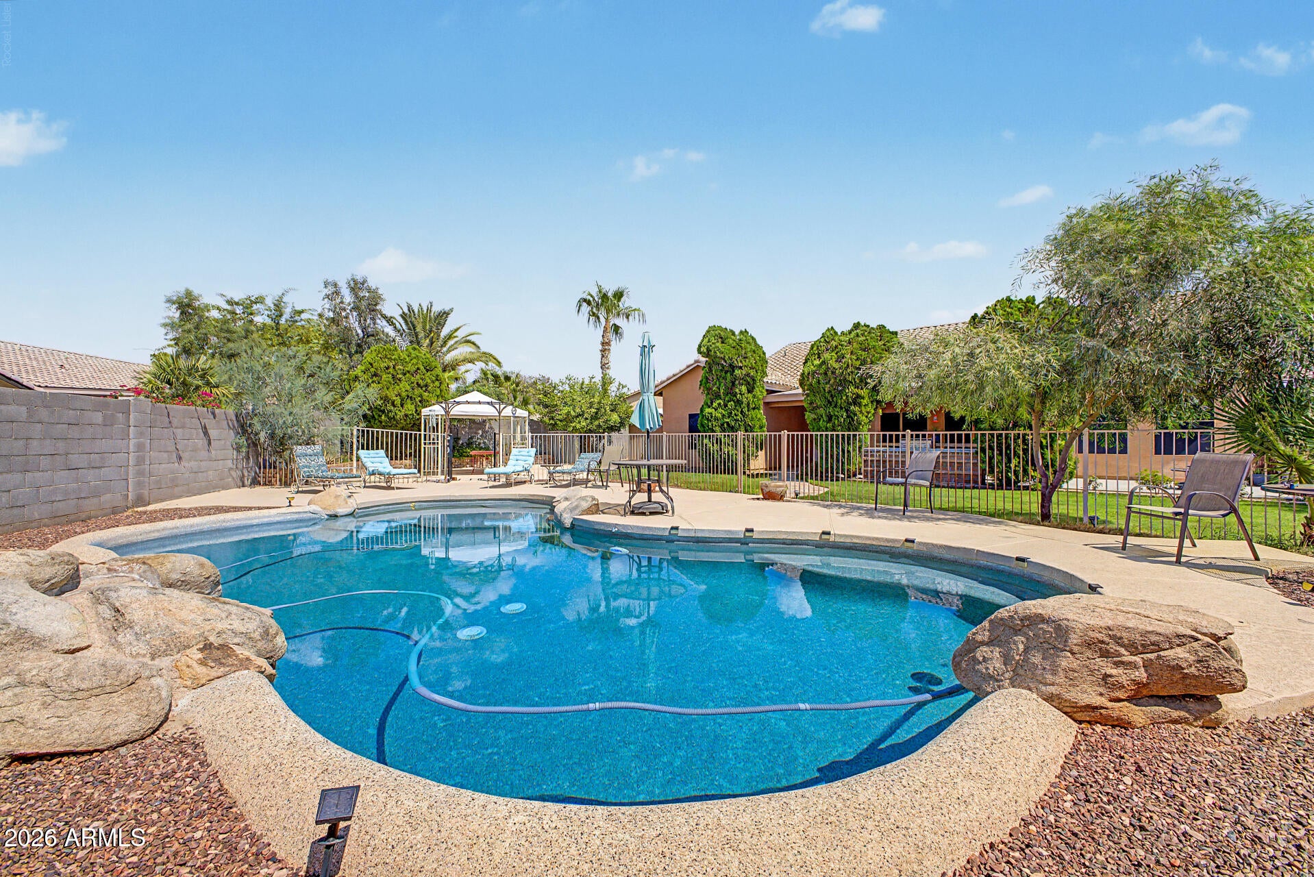 3024 N SUNAIRE Circle