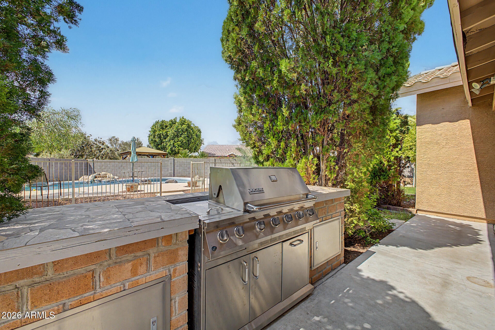 3024 N SUNAIRE Circle