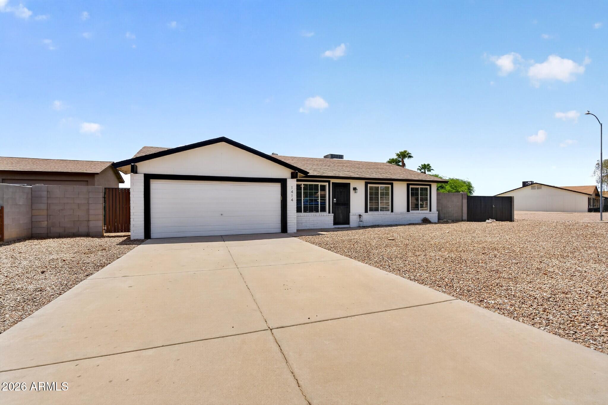 1414 N ROWEN Circle