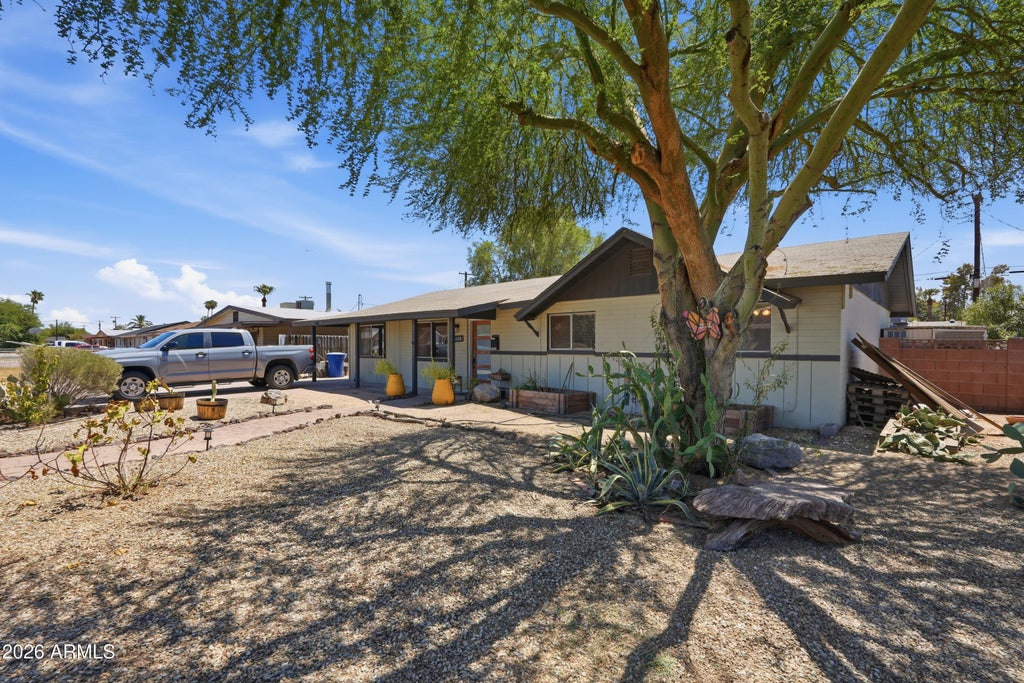 Photo of 1239 W Elna Rae Street, Tempe, AZ 85281 (MLS # 7089624)