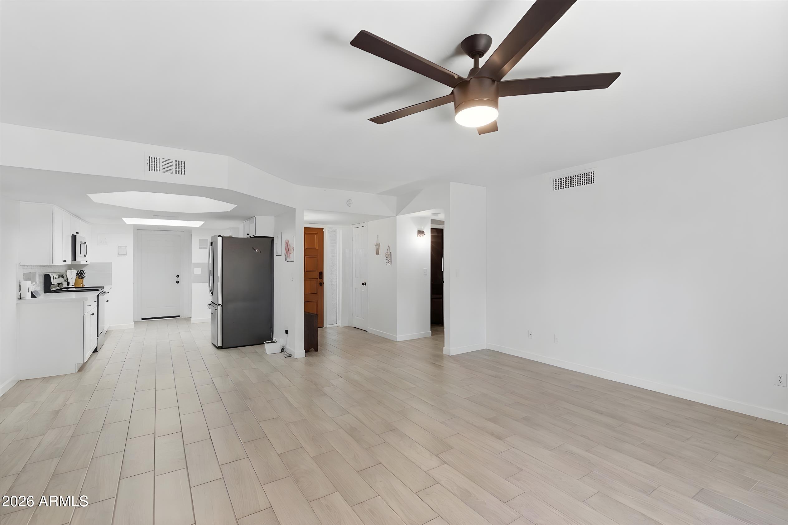 3345 E UNIVERSITY Drive 72