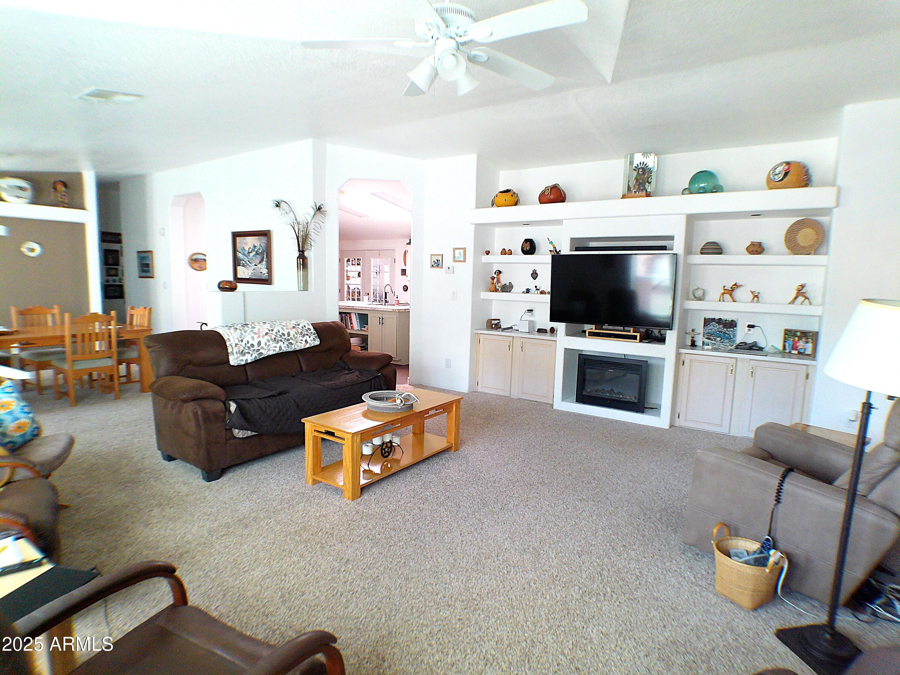 700 E QUEEN CREEK Drive