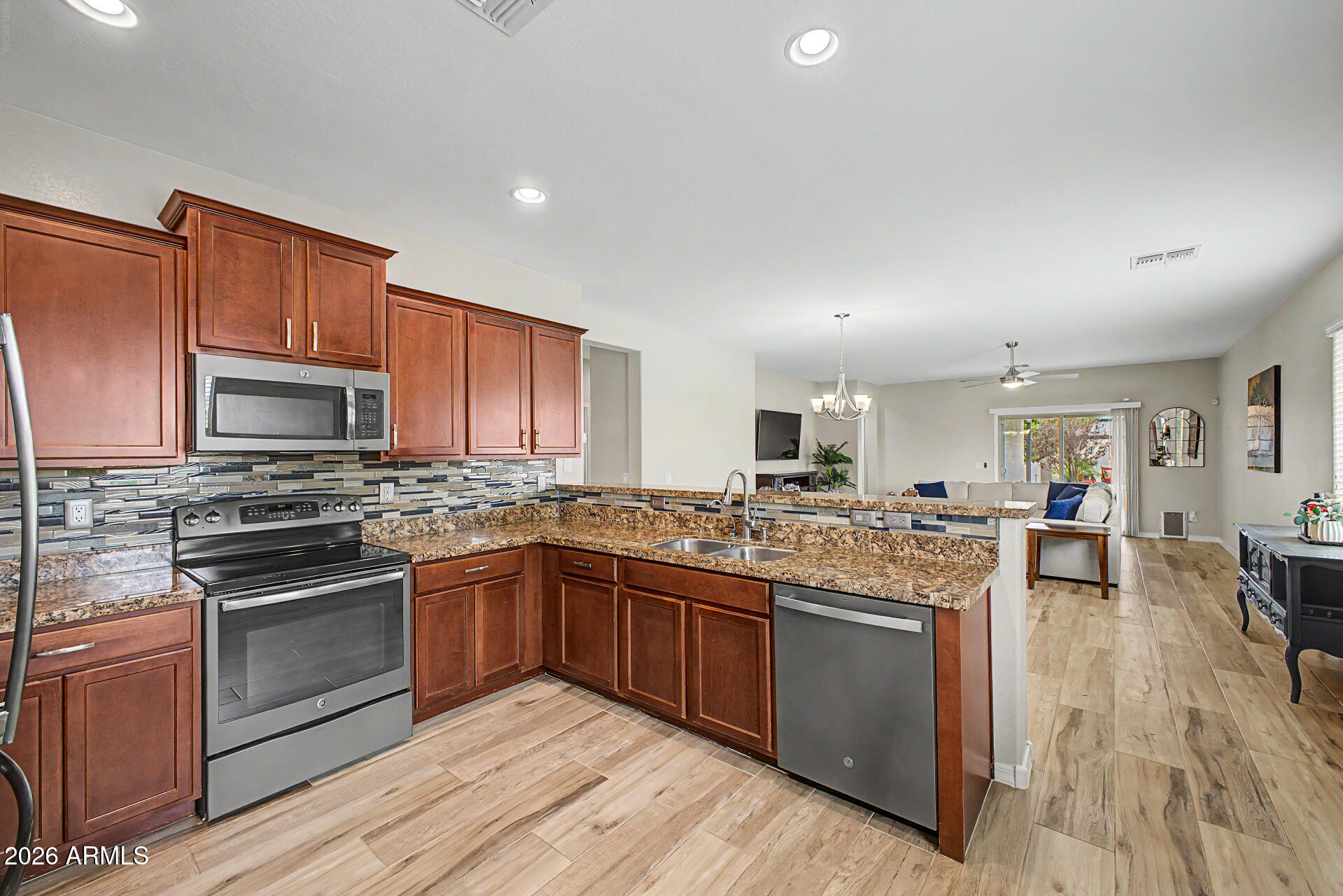 41156 W CAPISTRANO Drive