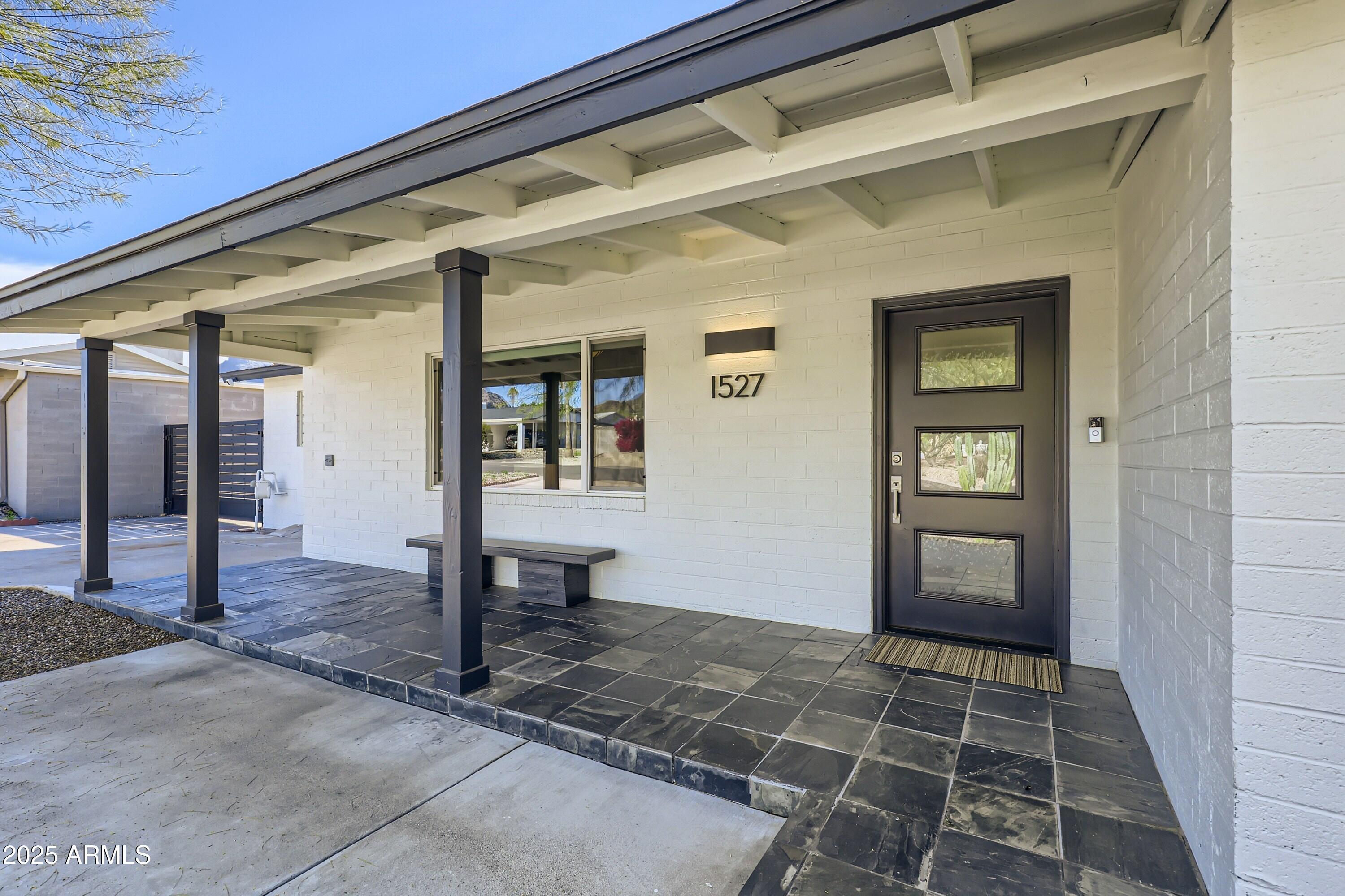 1527 E EL CAMINO Drive