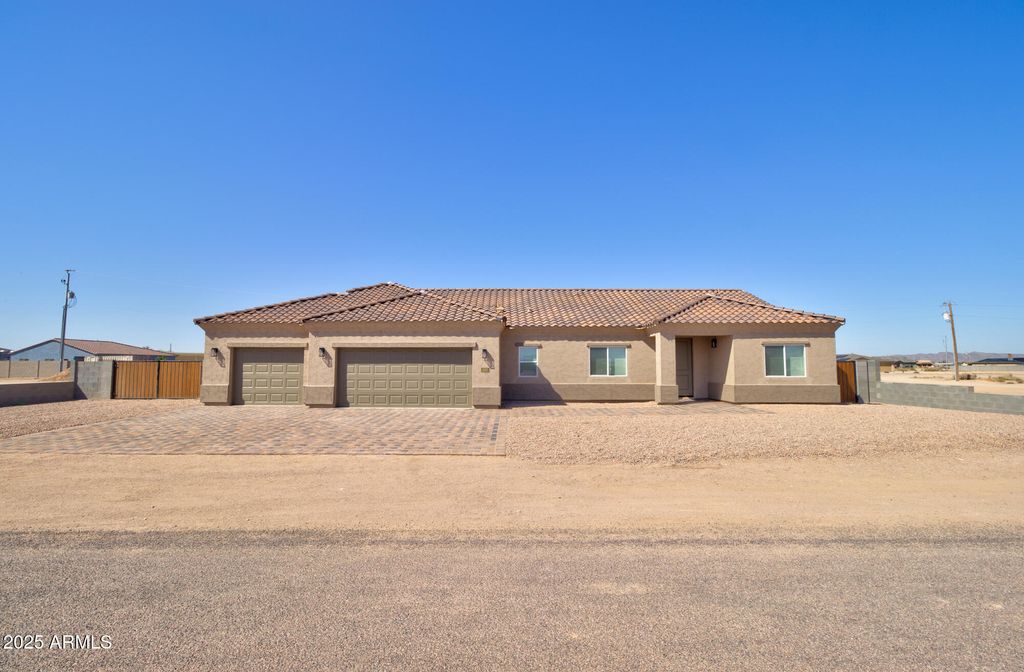 Photo of 3610 N Mohu Drive, Eloy, AZ 85131 (MLS # 6989061)