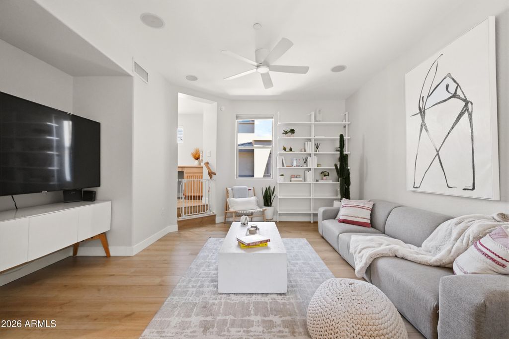 Photo of 17850 N 68th Street #1010, Phoenix, AZ 85054 (MLS # 7028294)