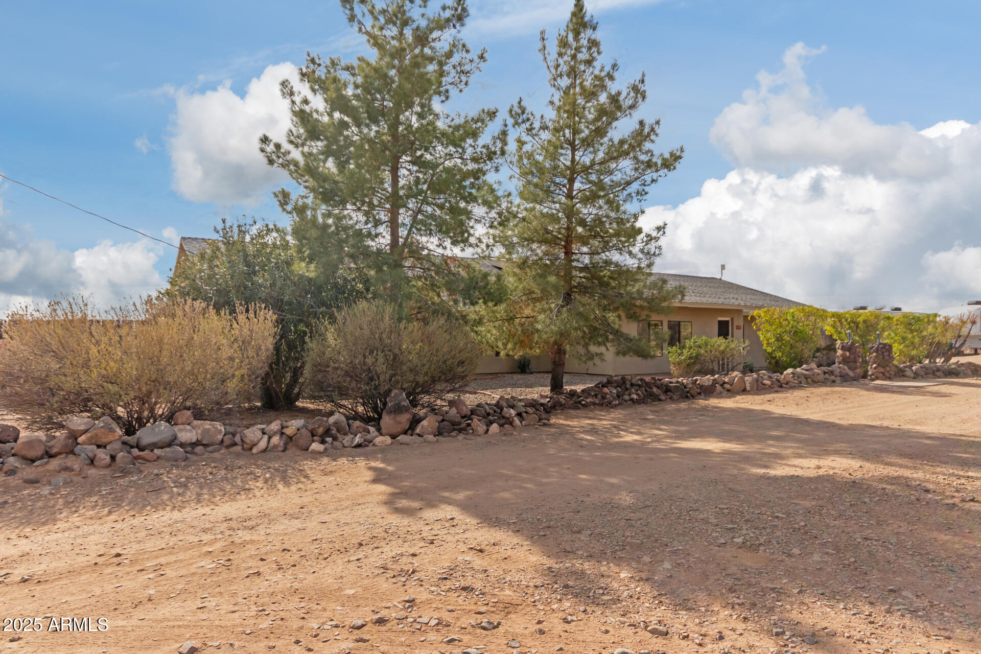 313 W SADDLE MOUNTAIN Road