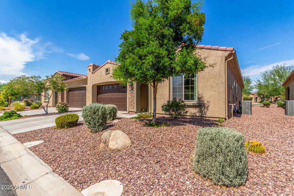 Photo of 16426 W Piccadilly Road, Goodyear, AZ 85395 (MLS # 6923837)