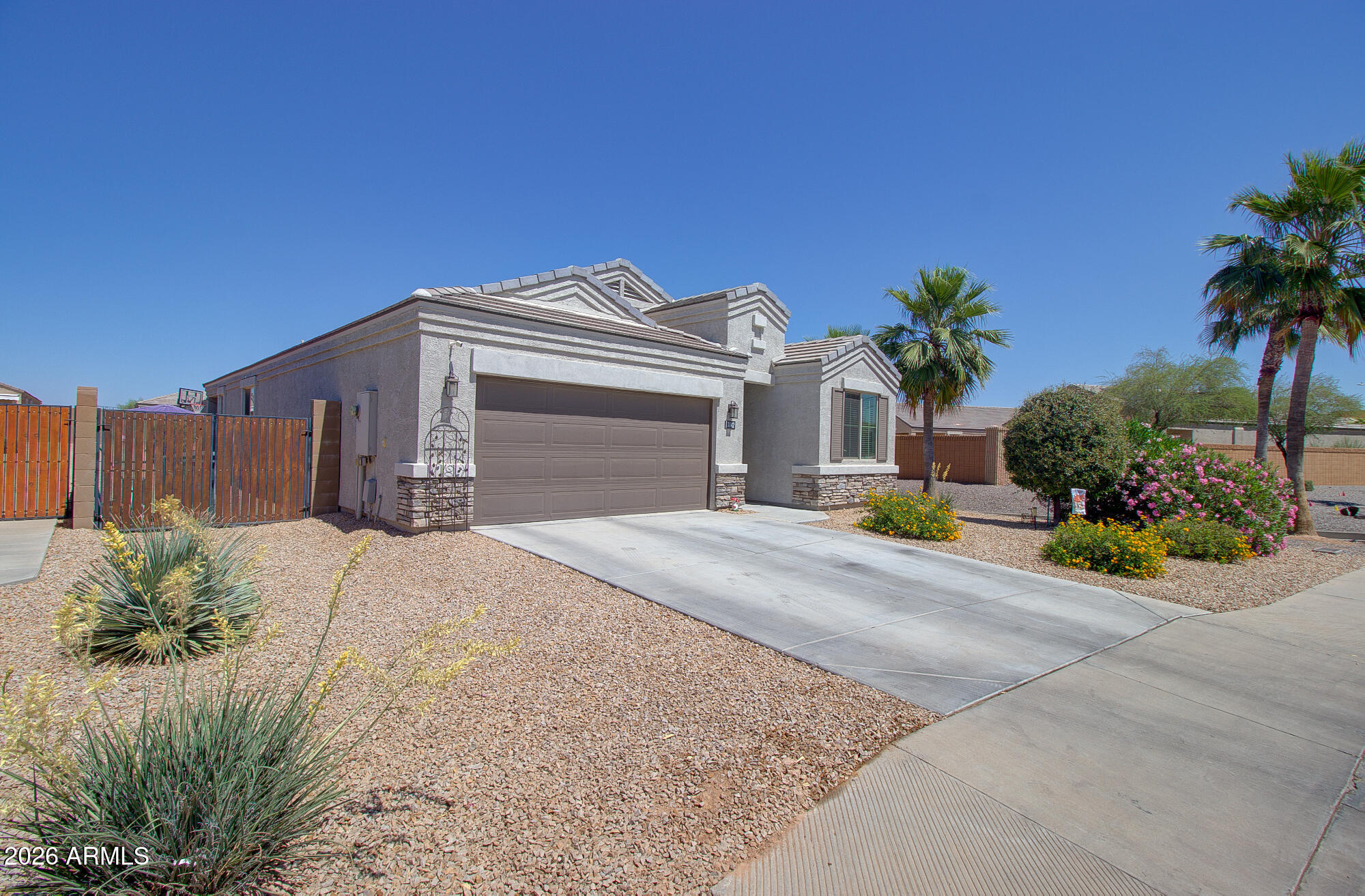 1142 E PALM PARKE Boulevard
