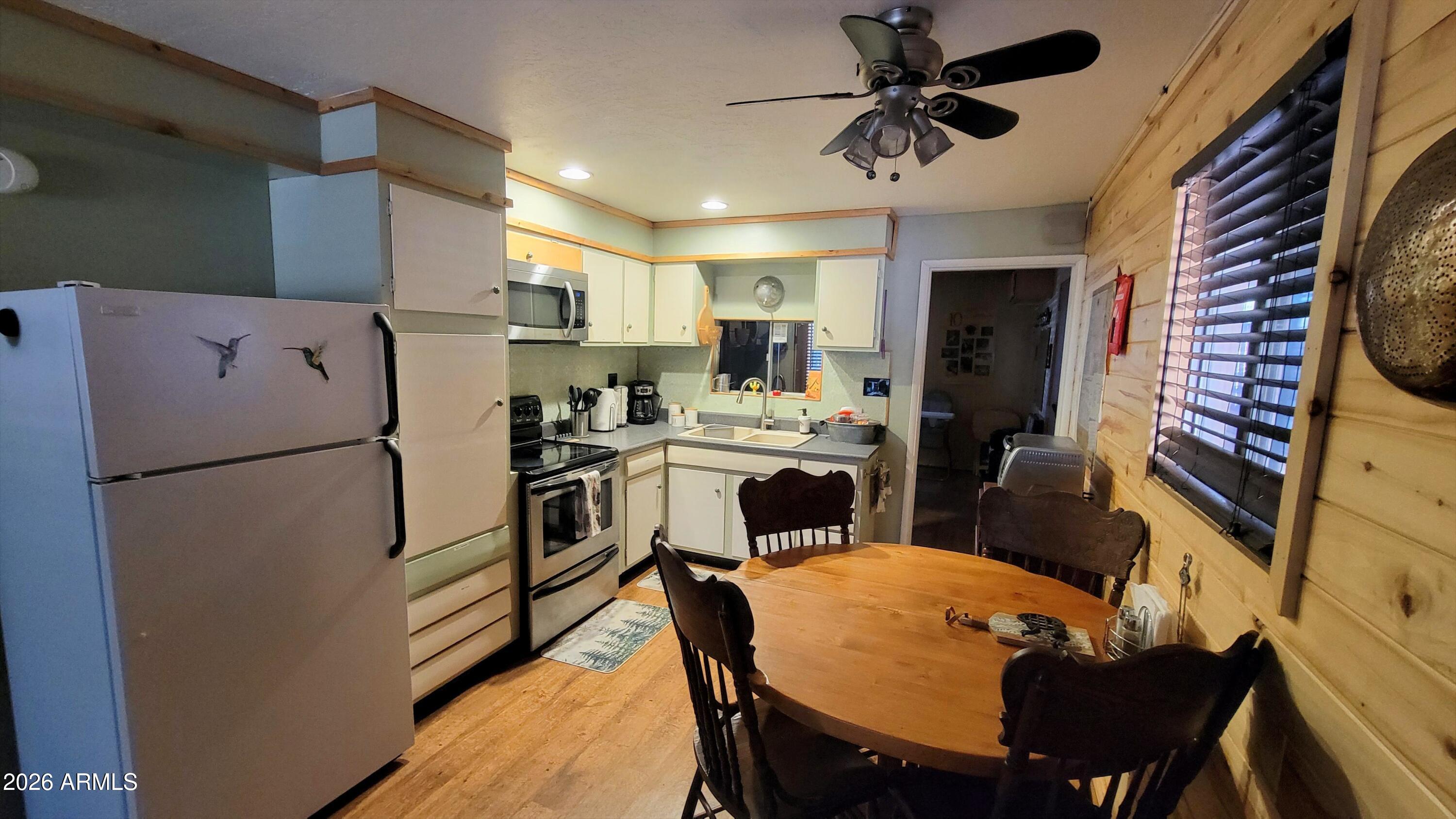 1166 N MOUNTAIN VIEW Terrace