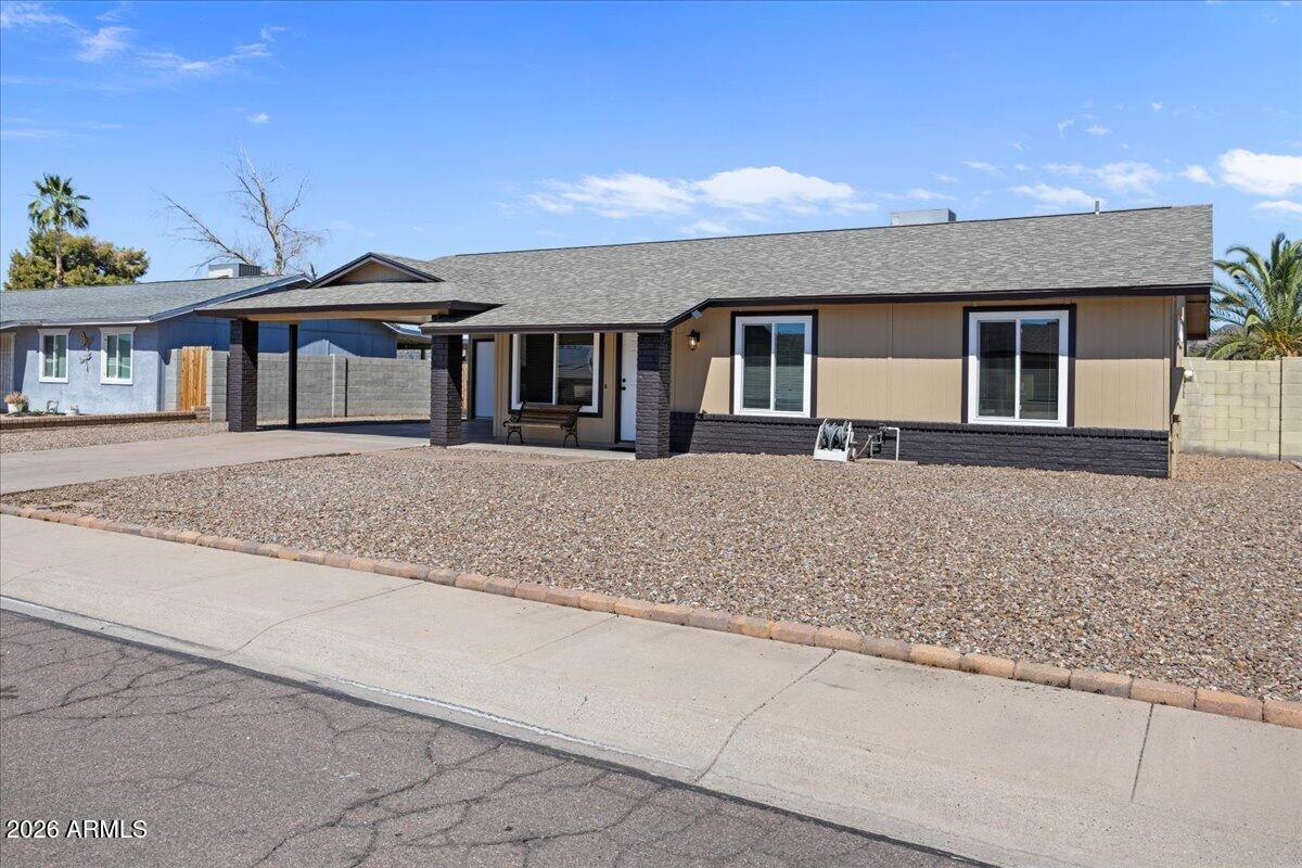 4944 W MICHELLE Drive