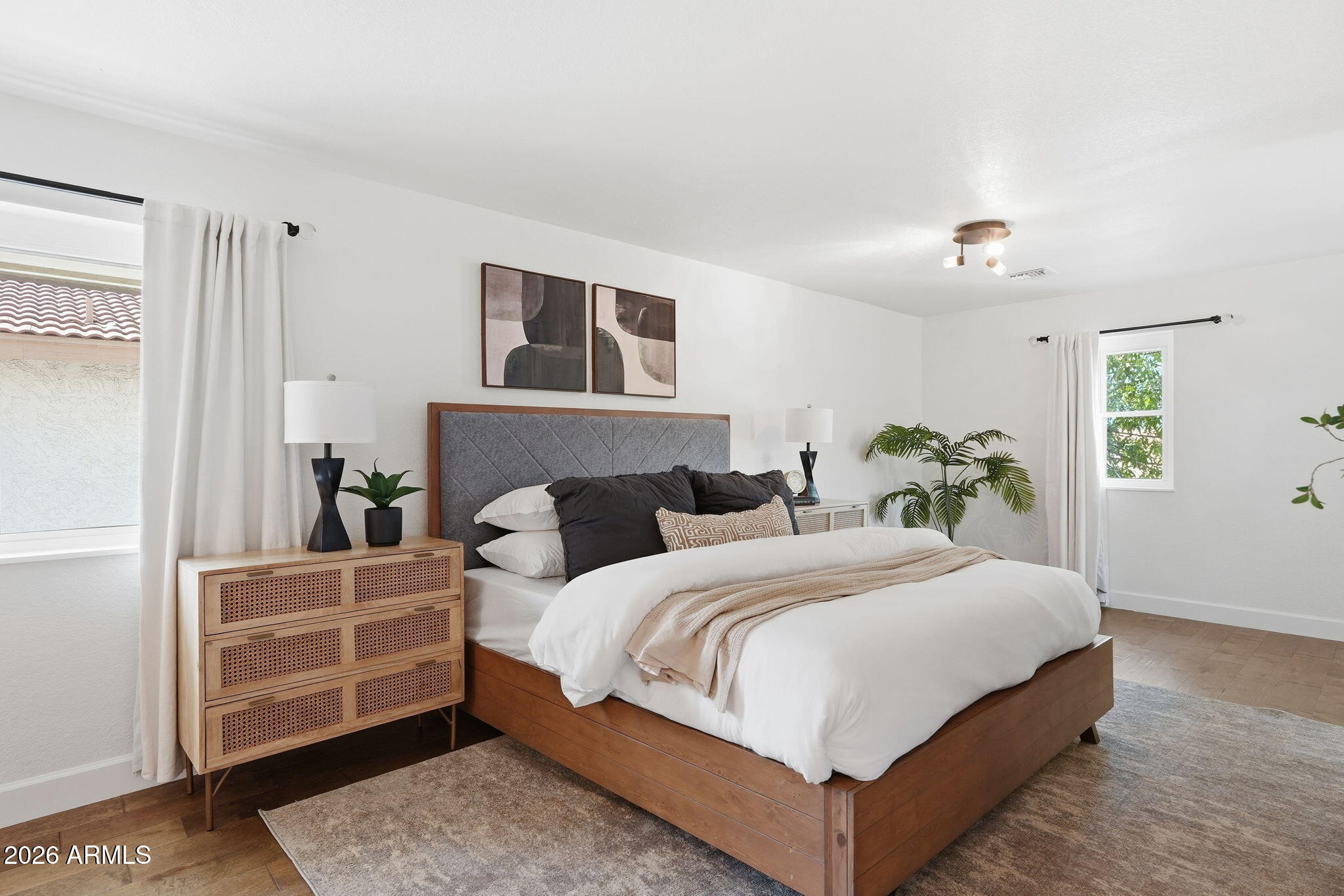 Properties 3 933 E LEEWARD Lane