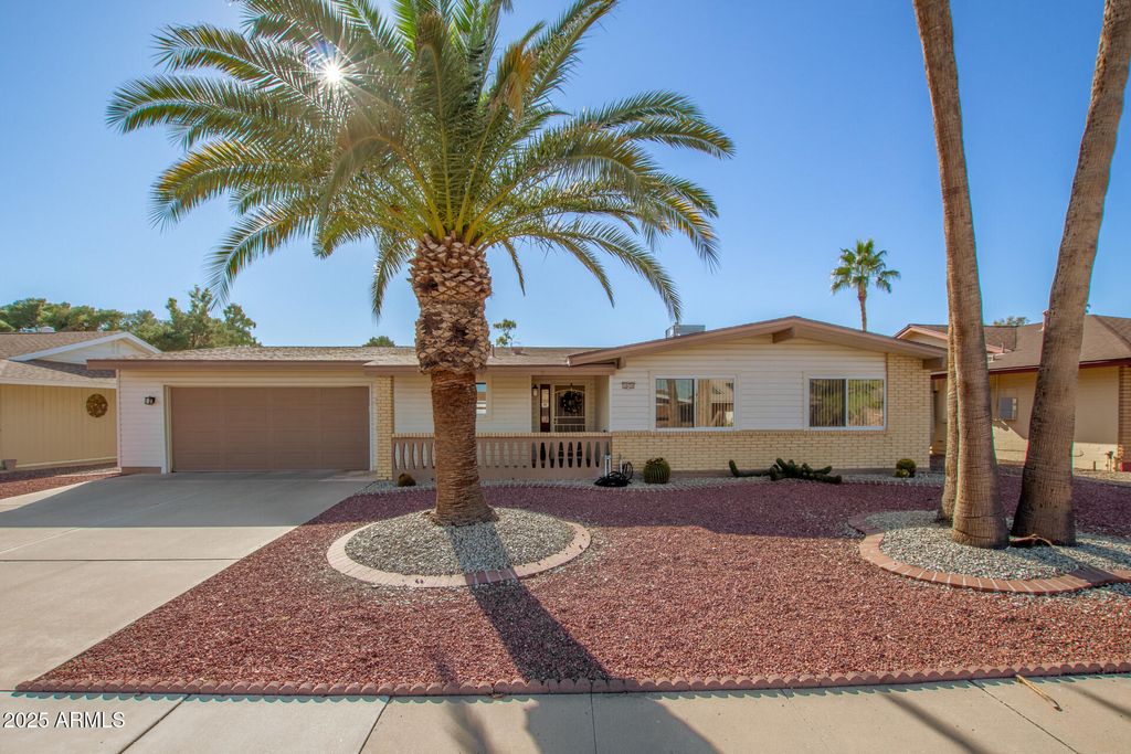 Photo of 10256 N 109th Avenue, Sun City, AZ 85351 (MLS # 6955976)