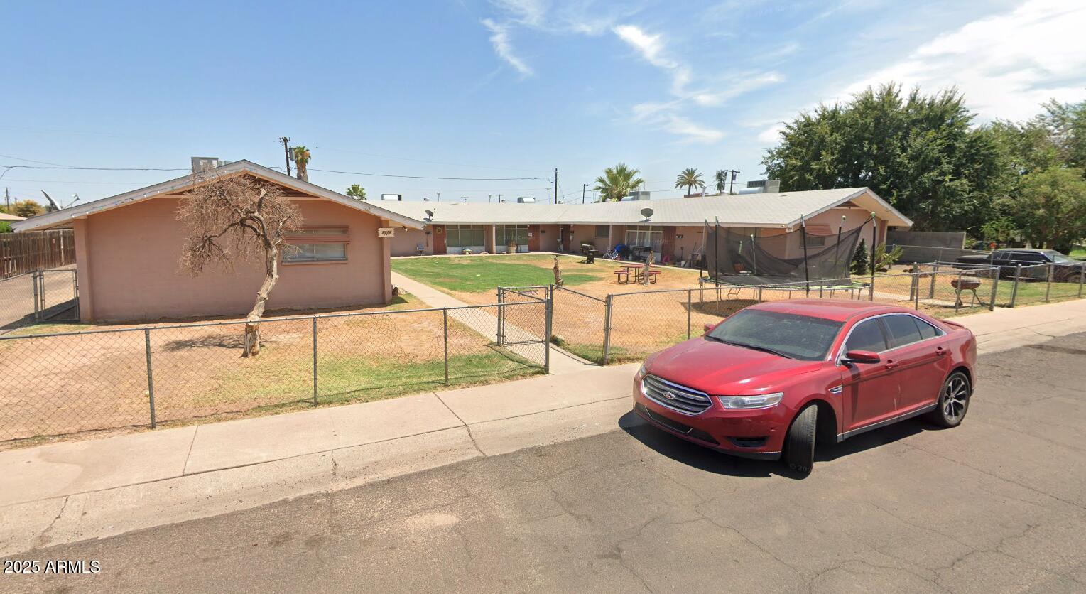 7117 N 54th Avenue