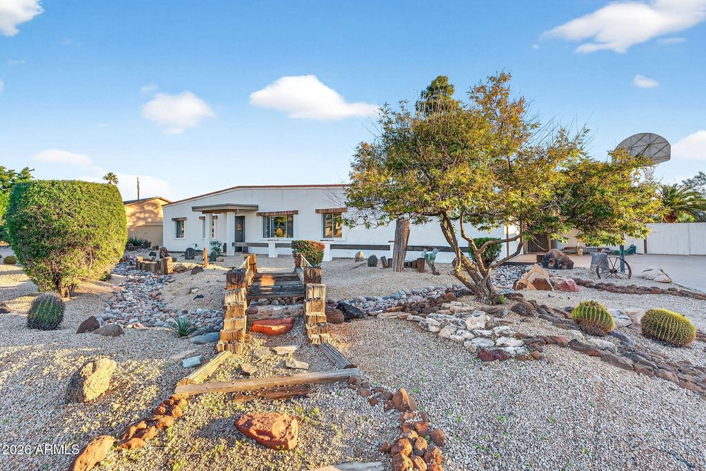 Photo of 5539 E Sweetwater Avenue, Scottsdale, AZ 85254 (MLS # 6971785)