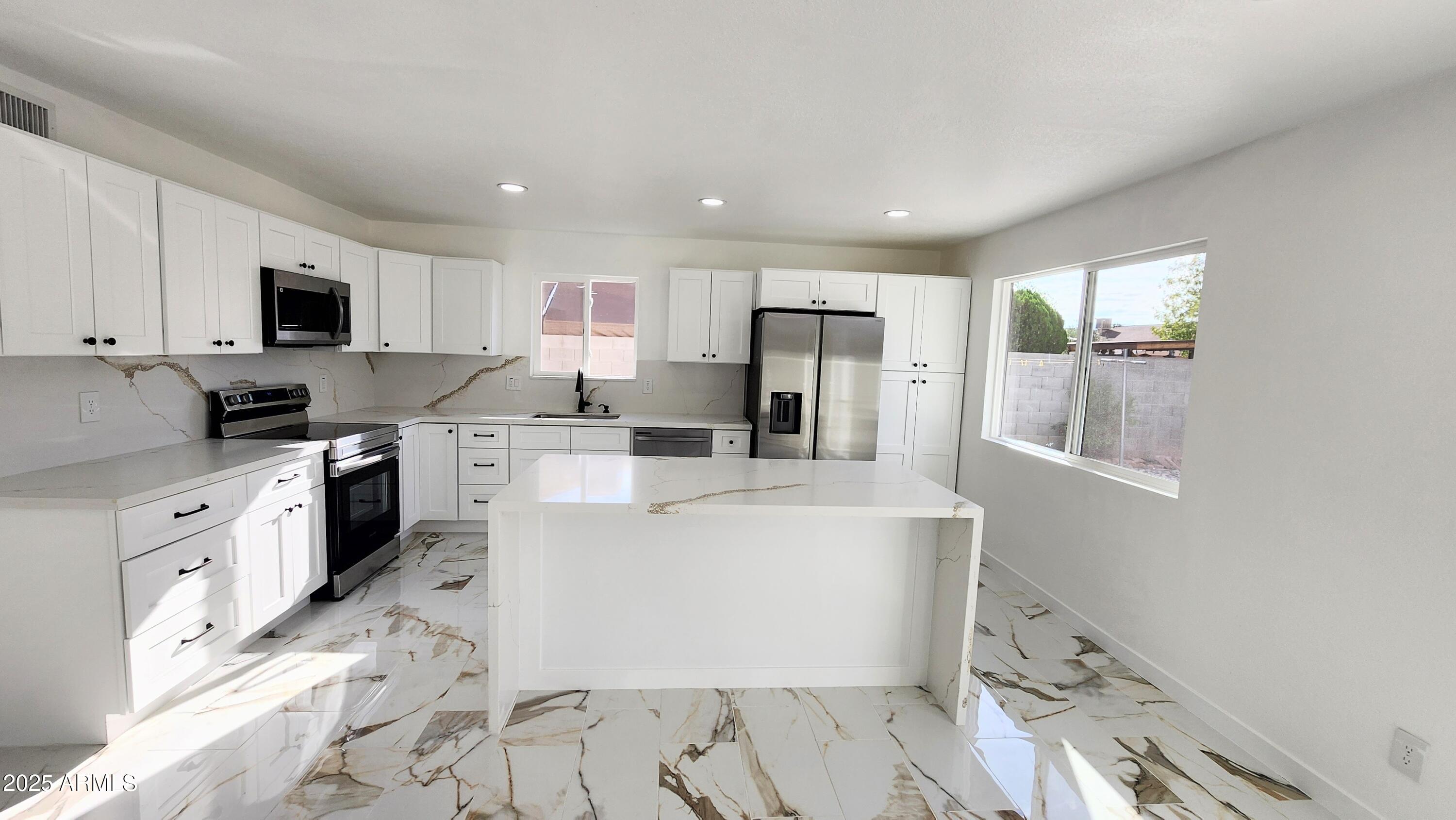 7243 W Sierra Street