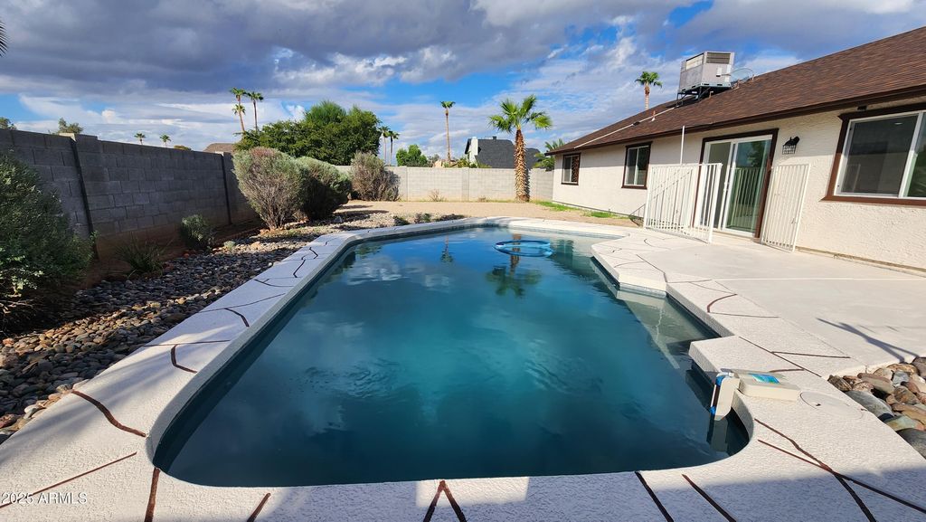 Photo of 7243 W Sierra Street, Peoria, AZ 85345 (MLS # 6927266)