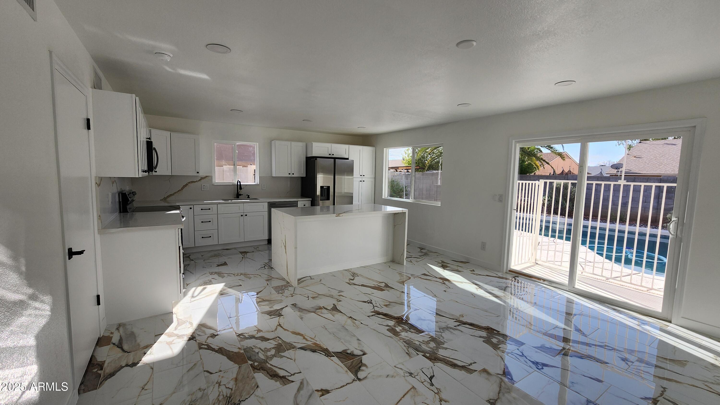 7243 W Sierra Street