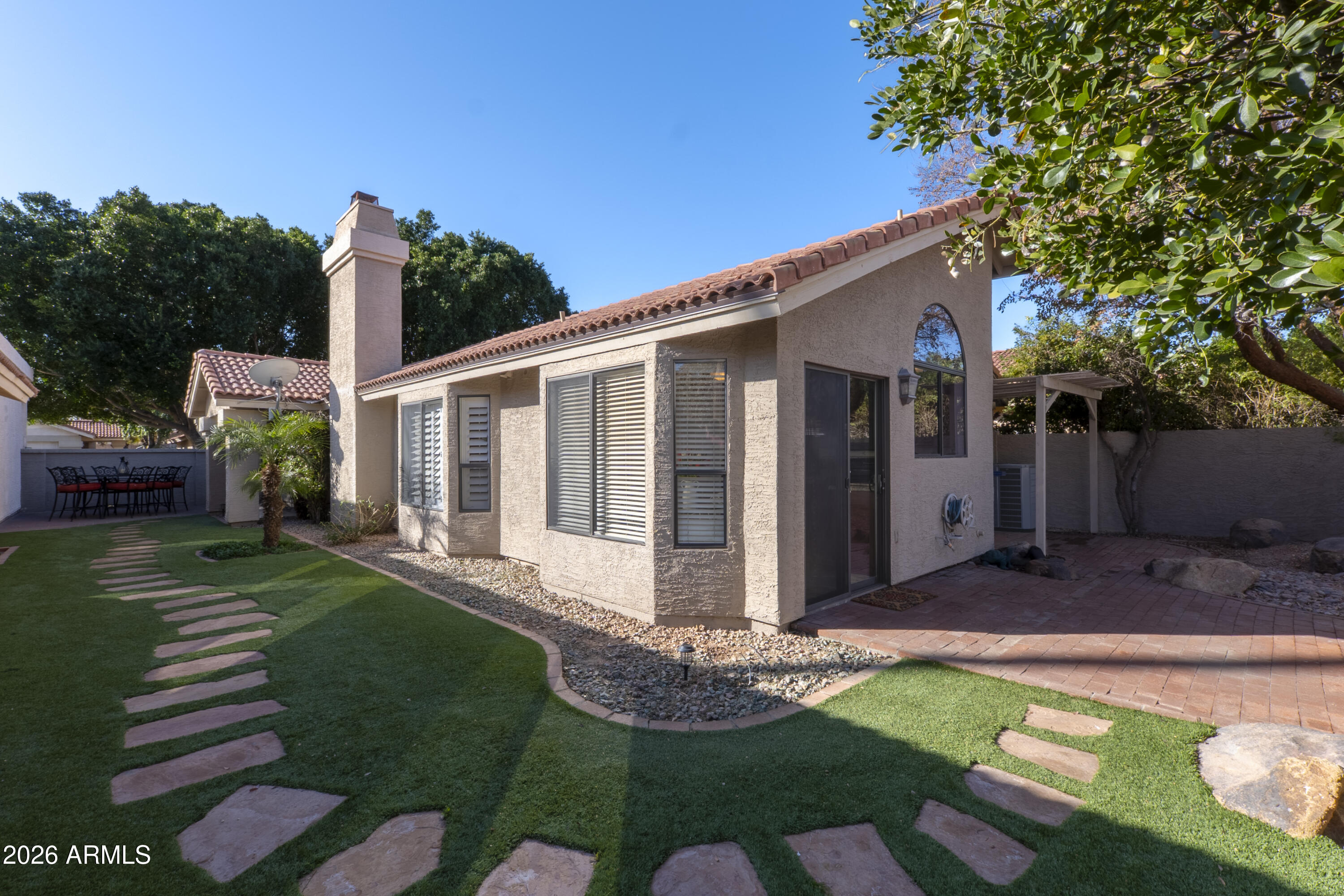 942 W BARBADOS Drive