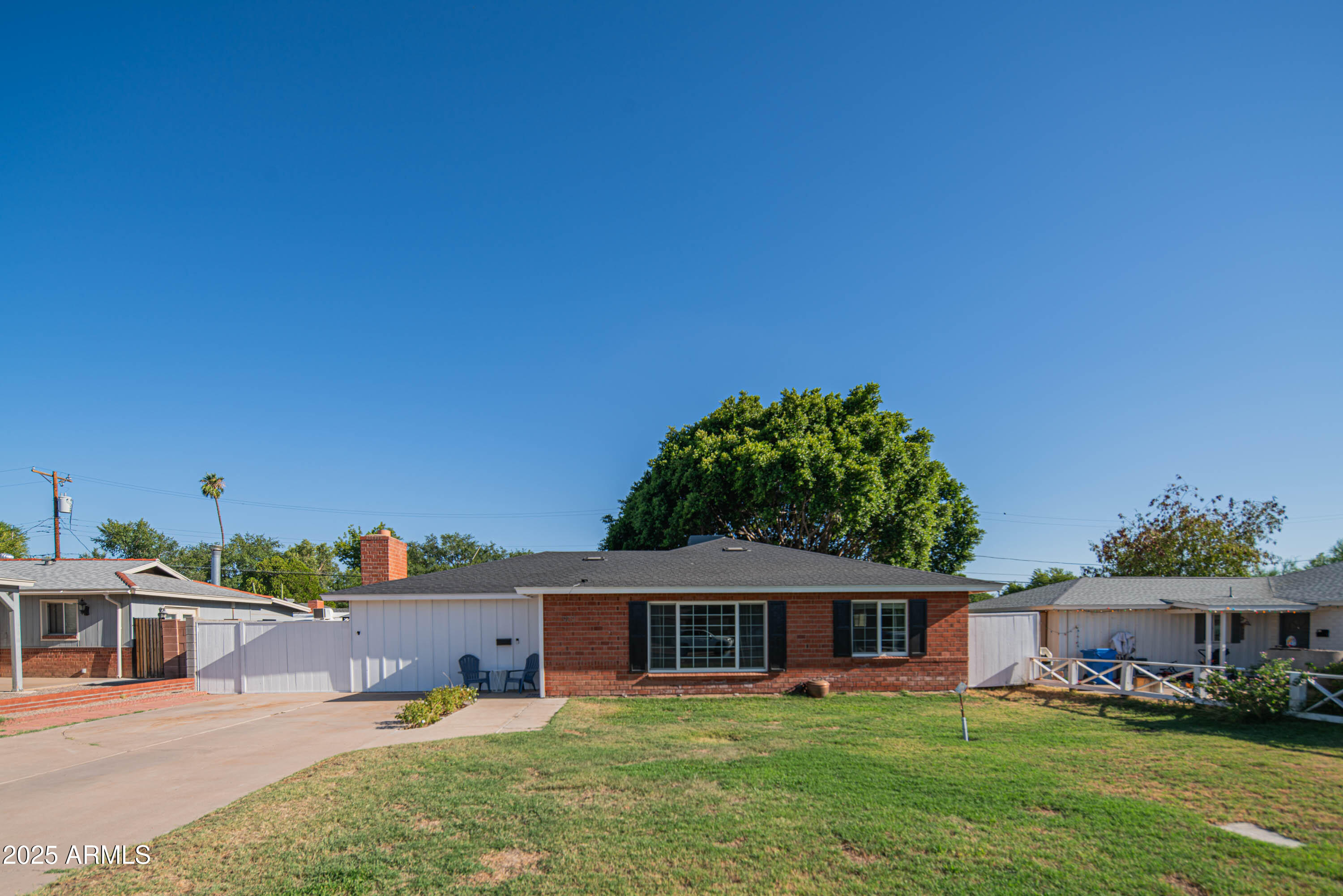 1909 E BETHANY HOME Road