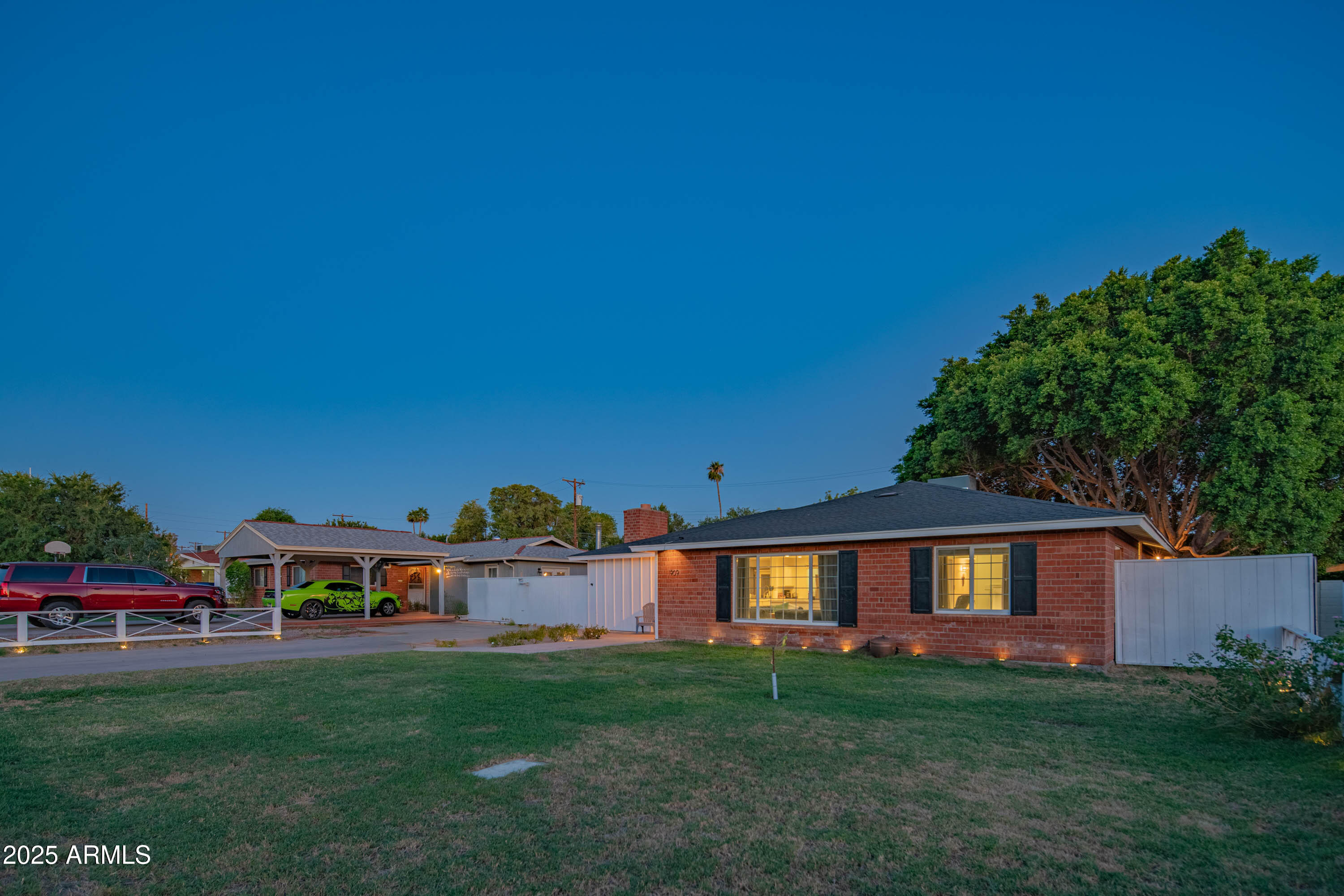 1909 E BETHANY HOME Road