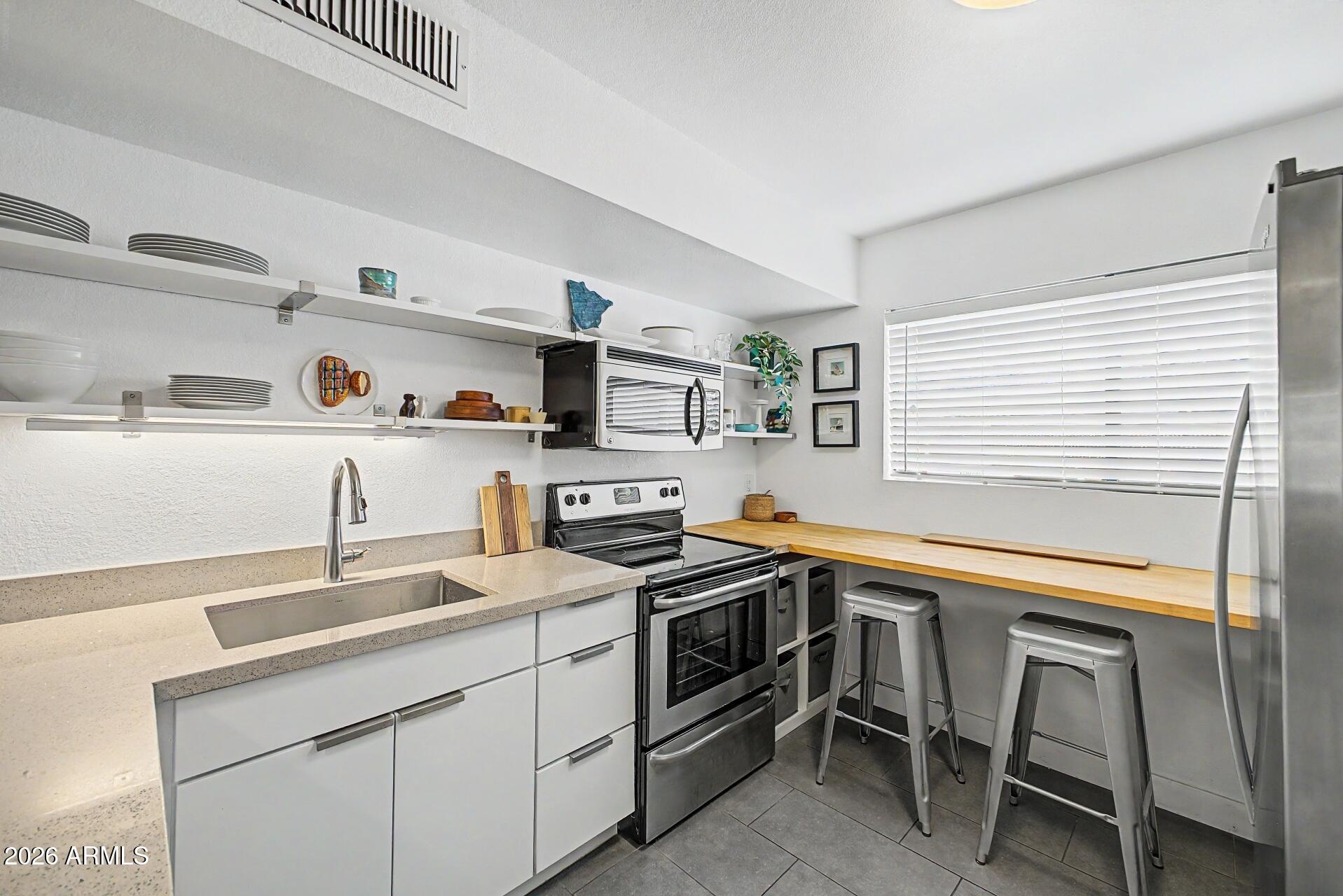 MONTEBELLO GARDENS - Residential