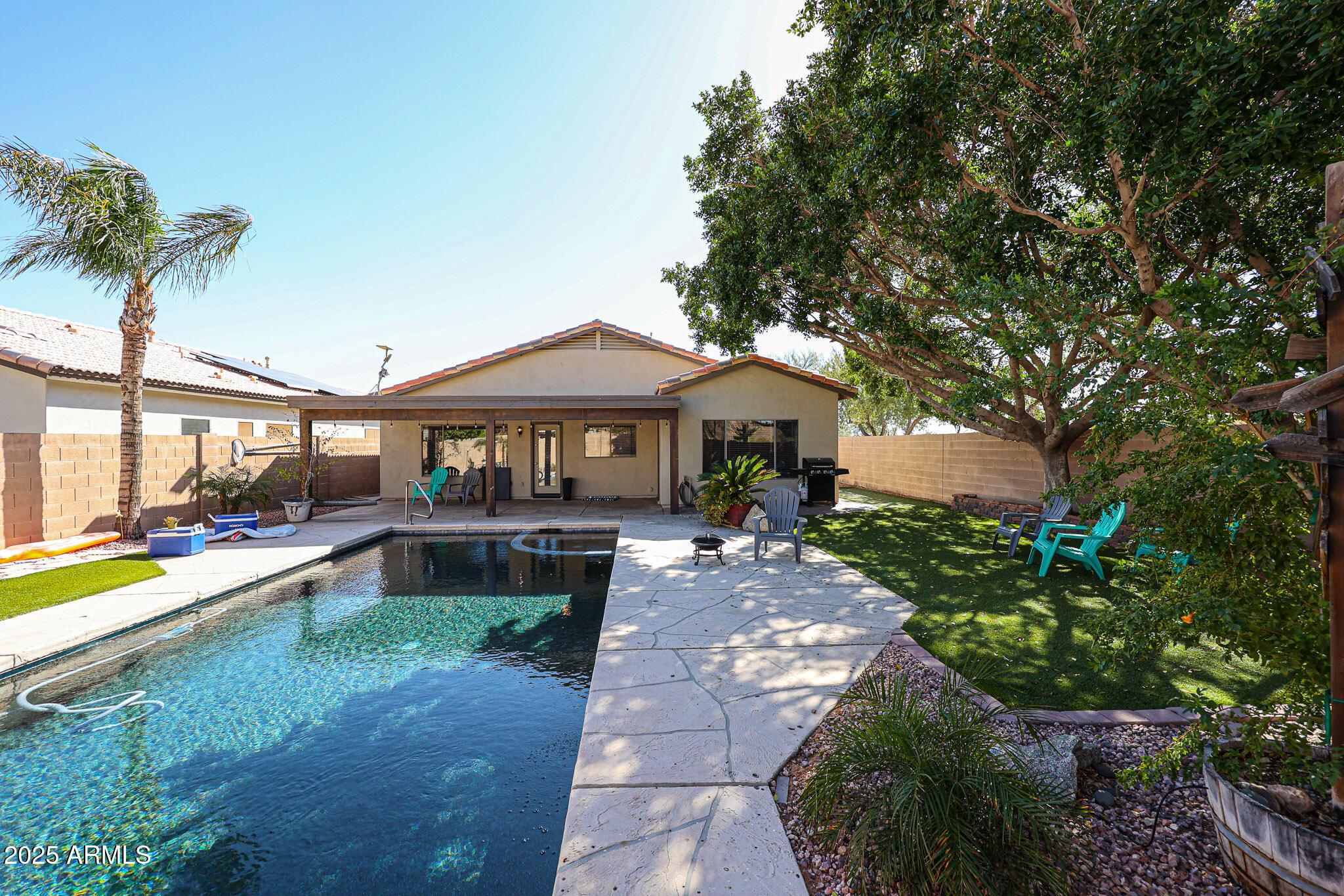 6640 W HONEYSUCKLE Drive