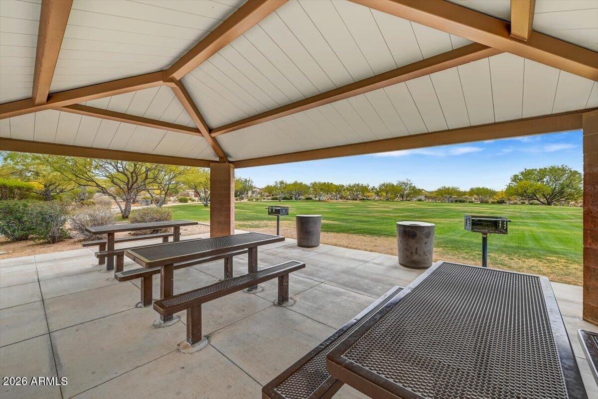 LONE MOUNTAIN - Residential