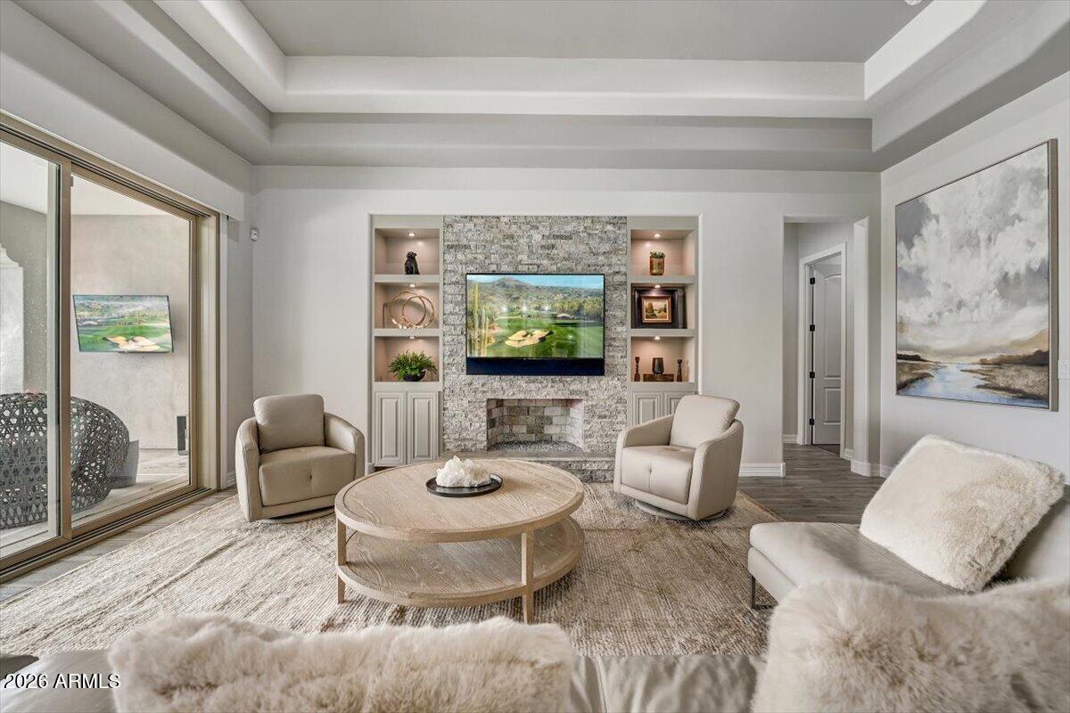 LONE MOUNTAIN - Residential