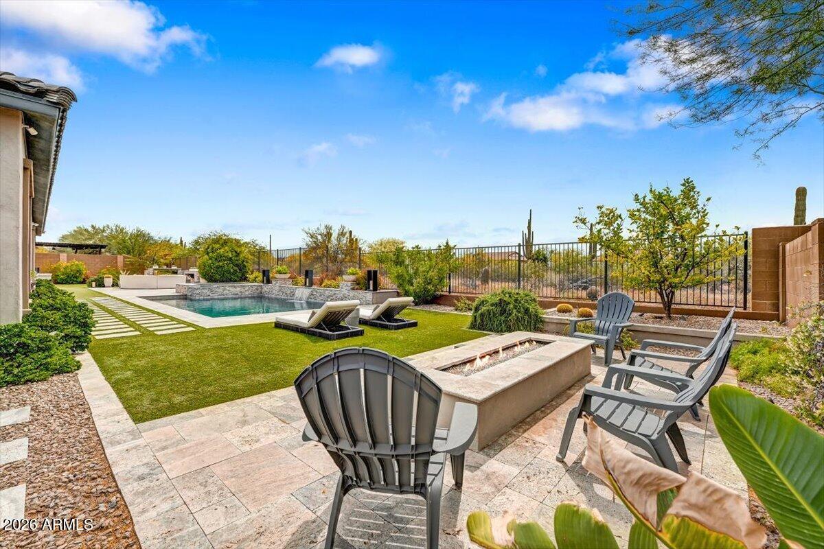 LONE MOUNTAIN - Residential