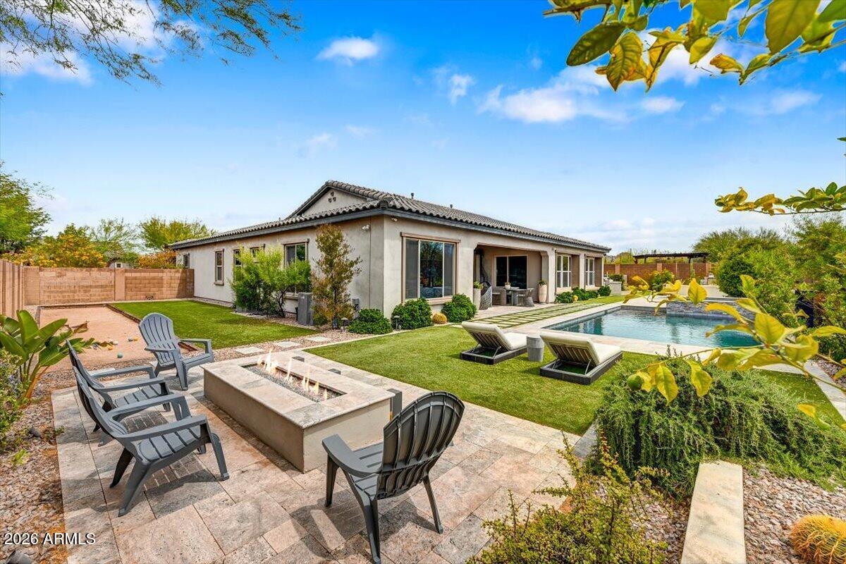 LONE MOUNTAIN - Residential