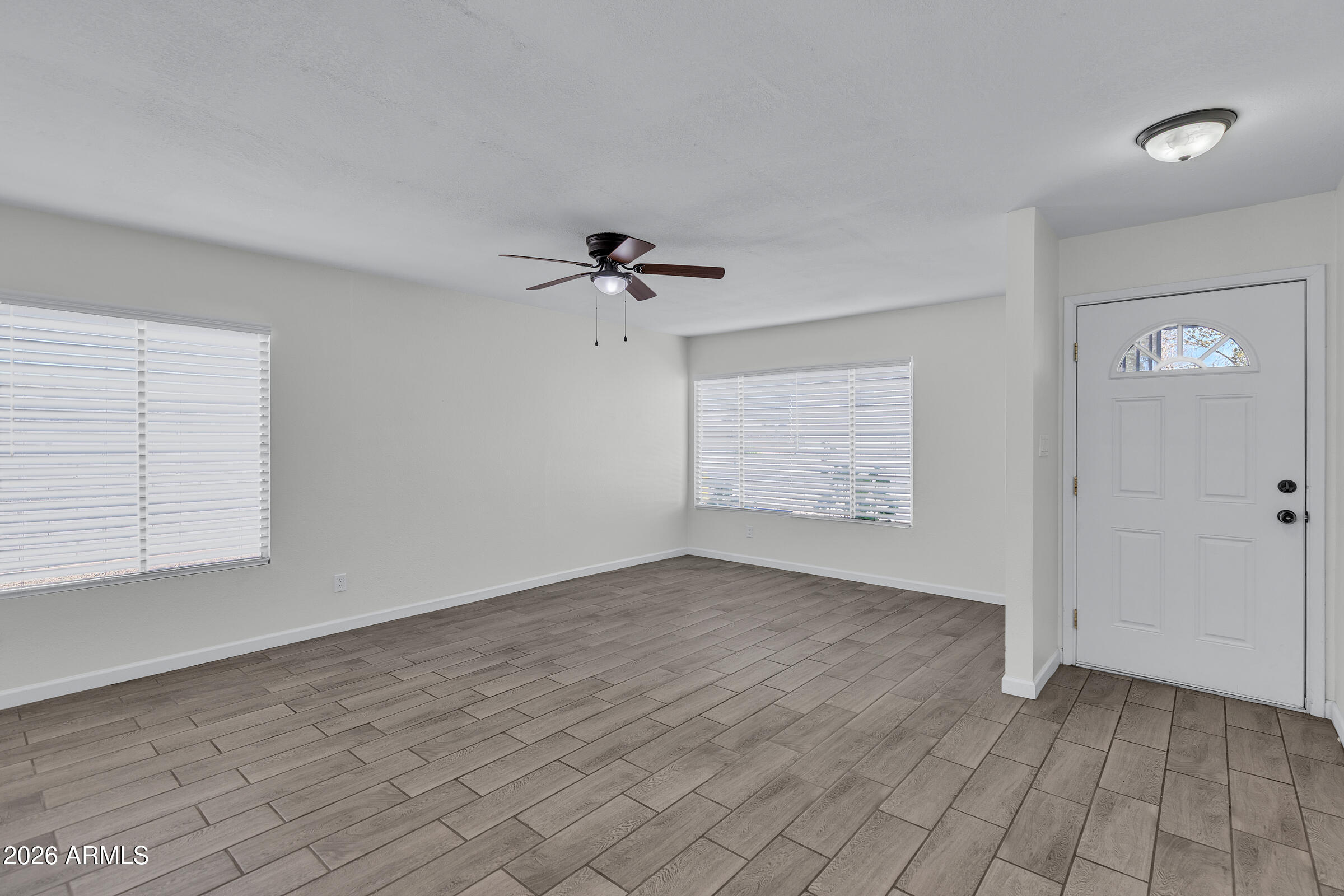 5543 W GOLDEN Lane