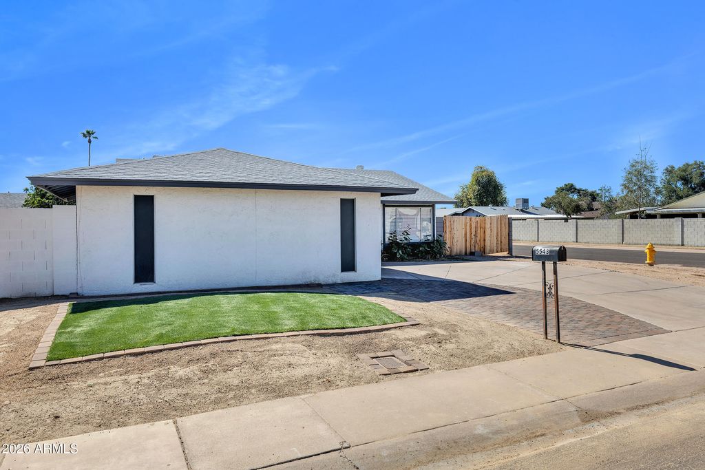 Photo of 5543 W Golden Lane, Glendale, AZ 85302 (MLS # 6991920)