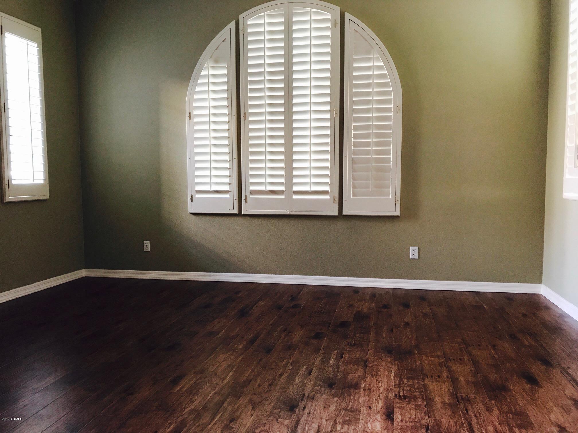 1150 W SILVER CREEK Road