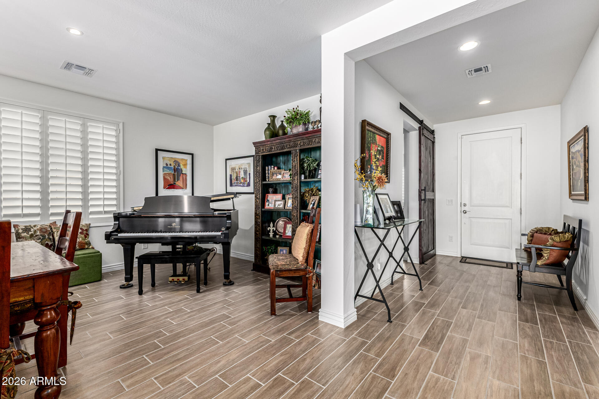 1184 W SILVER CREEK Lane