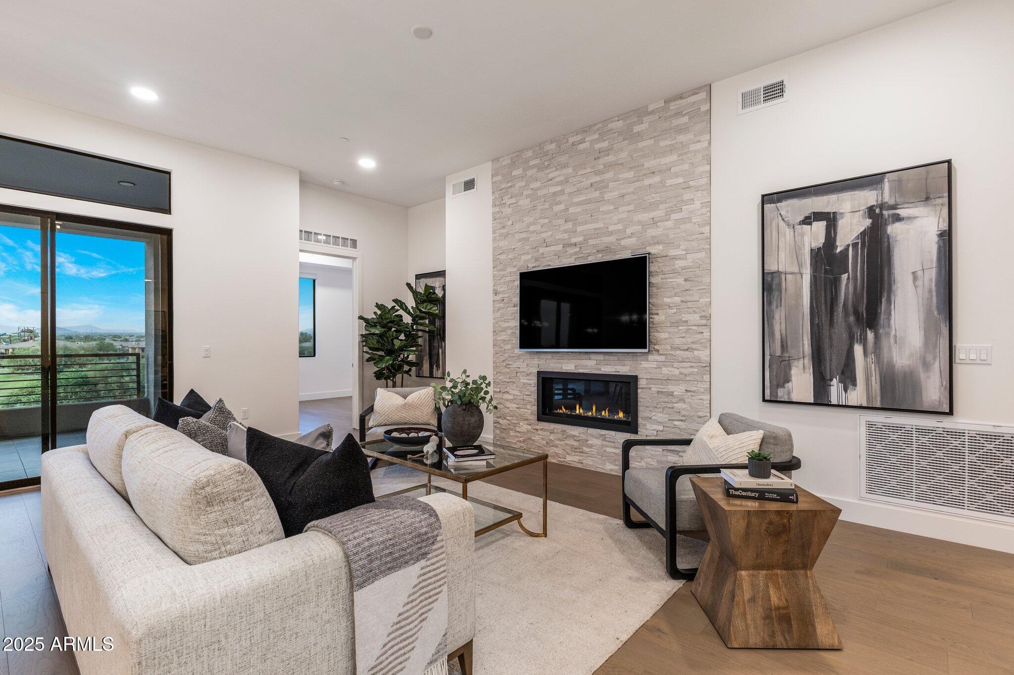 5250 E DEER VALLEY Drive 439