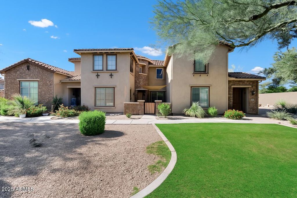 Photo of 3918 E Cat Balue Drive, Phoenix, AZ 85050 (MLS # 6944396)