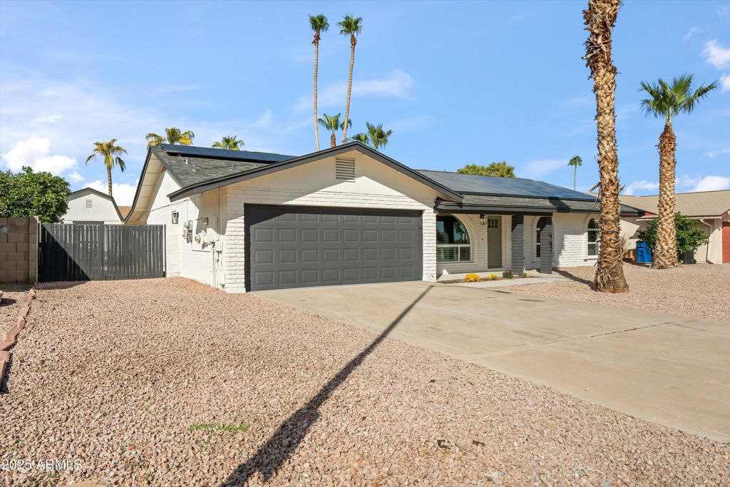Photo of 2450 E Adobe Street, Mesa, AZ 85213 (MLS # 6928789)