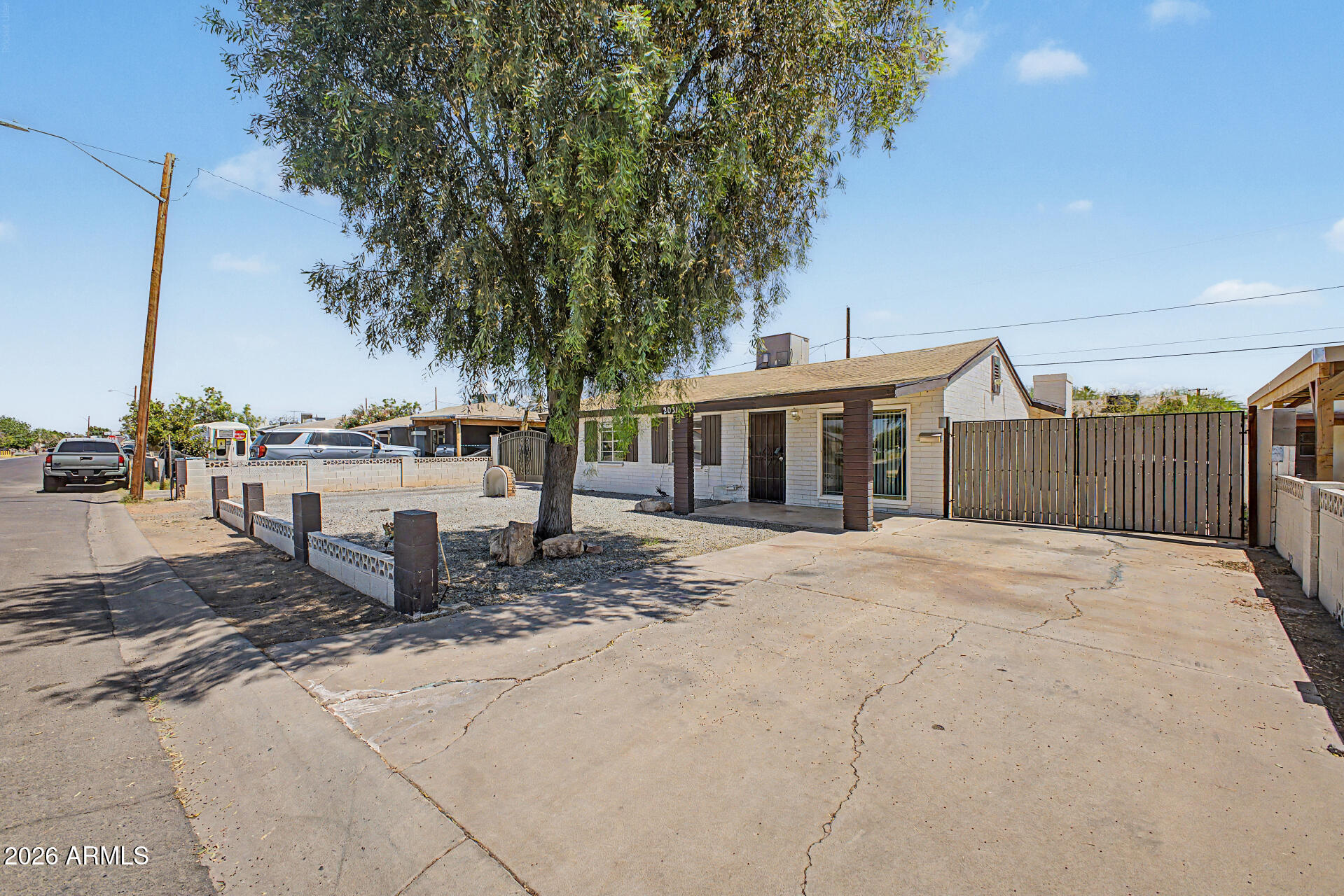 2031 N 37TH Drive