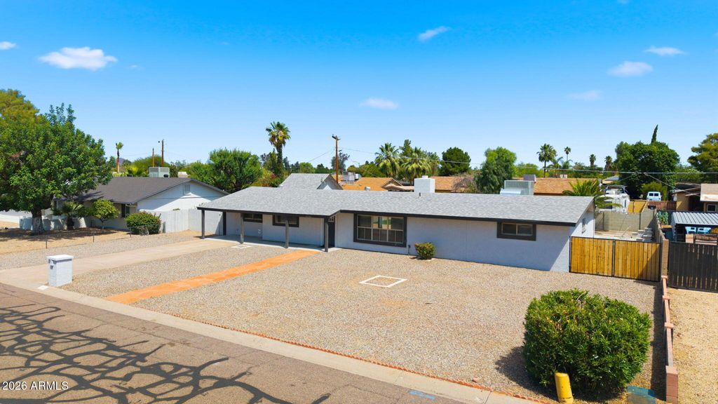 Photo of 4240 E Desert Cactus Street, Phoenix, AZ 85032 (MLS # 7028649)
