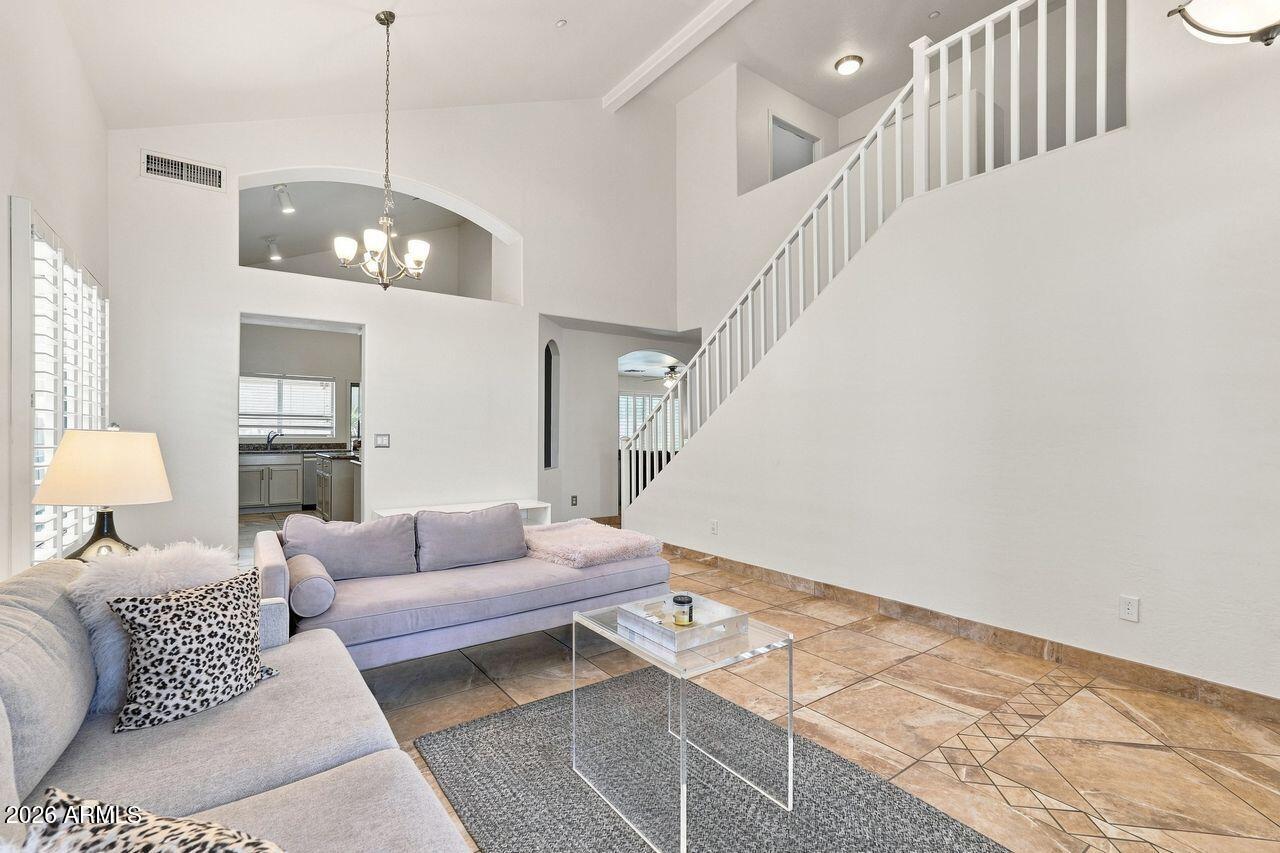 10475 E KAREN Drive