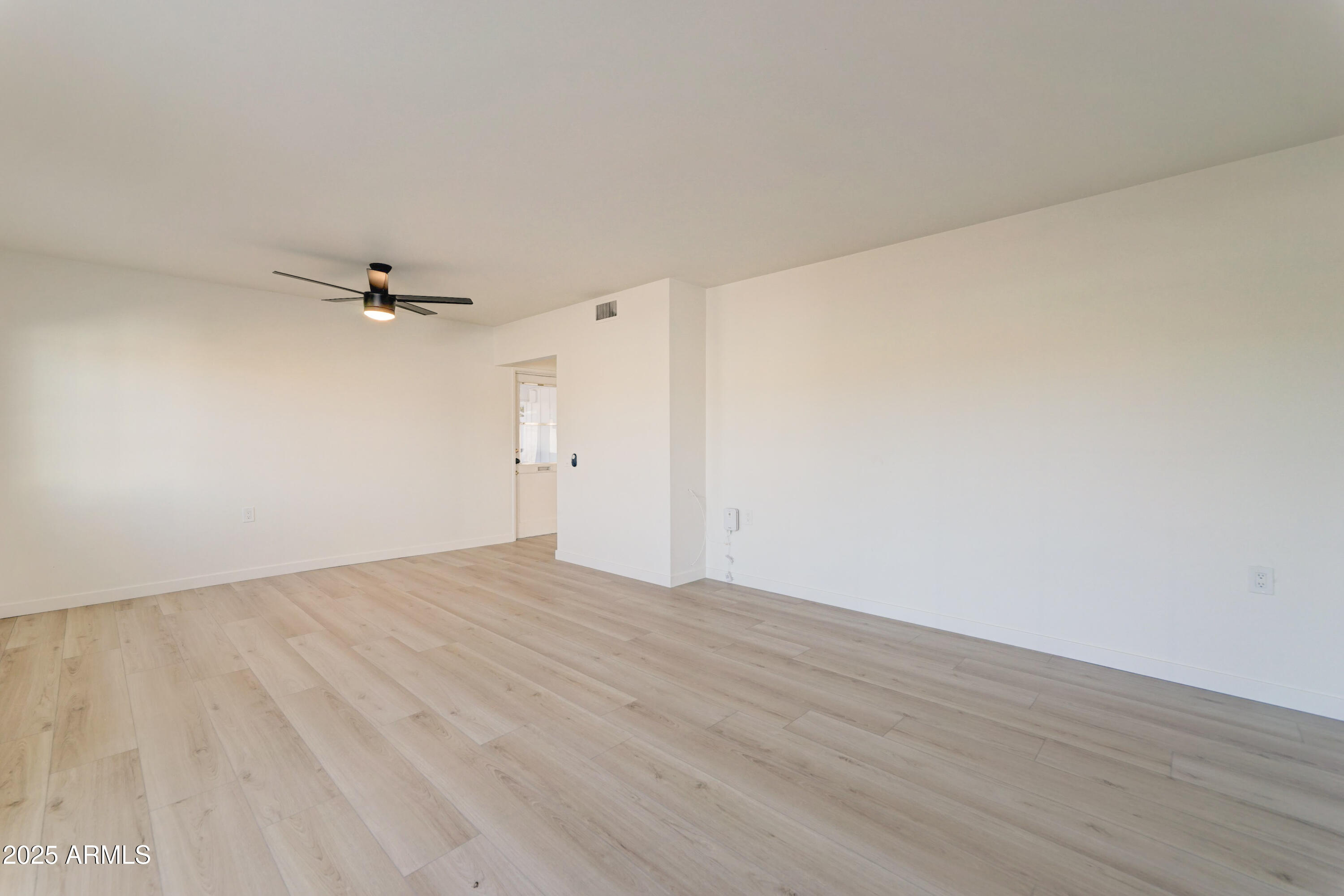 2039 W NORTHVIEW Avenue