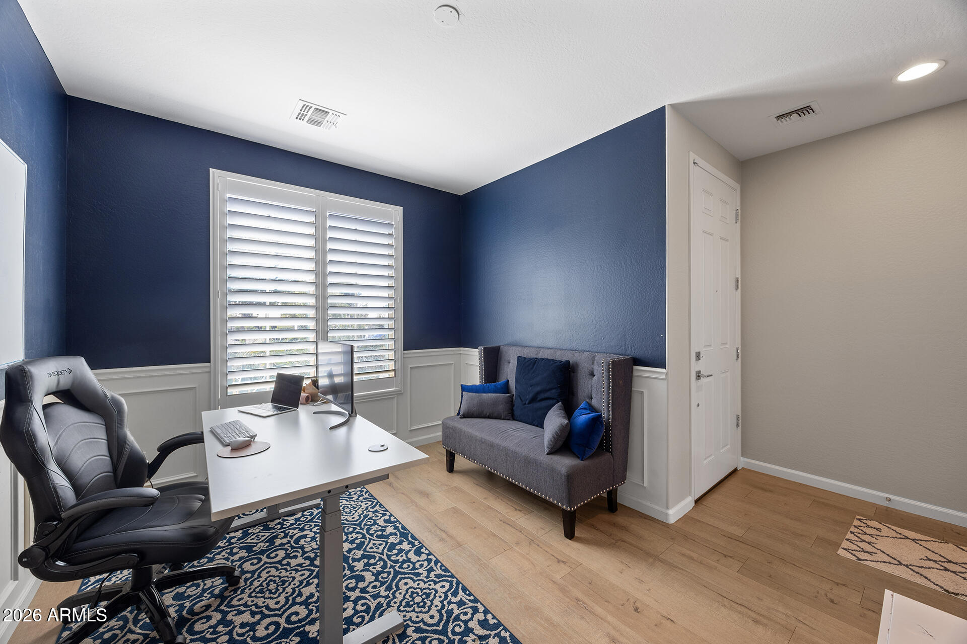 6876 W WETHERSFIELD Road