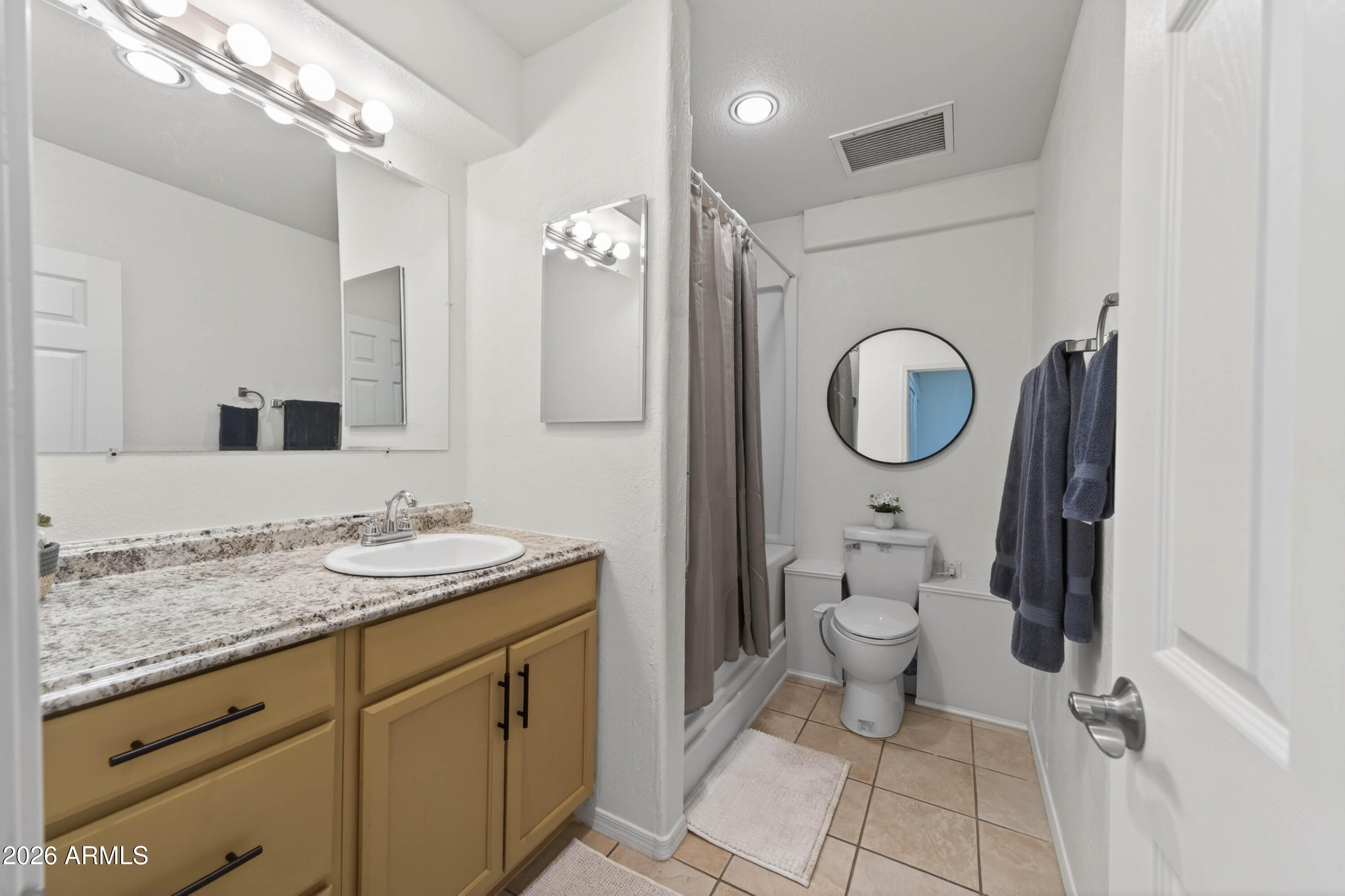 CANYON DE FLORES PHASE 1A - Residential Lease